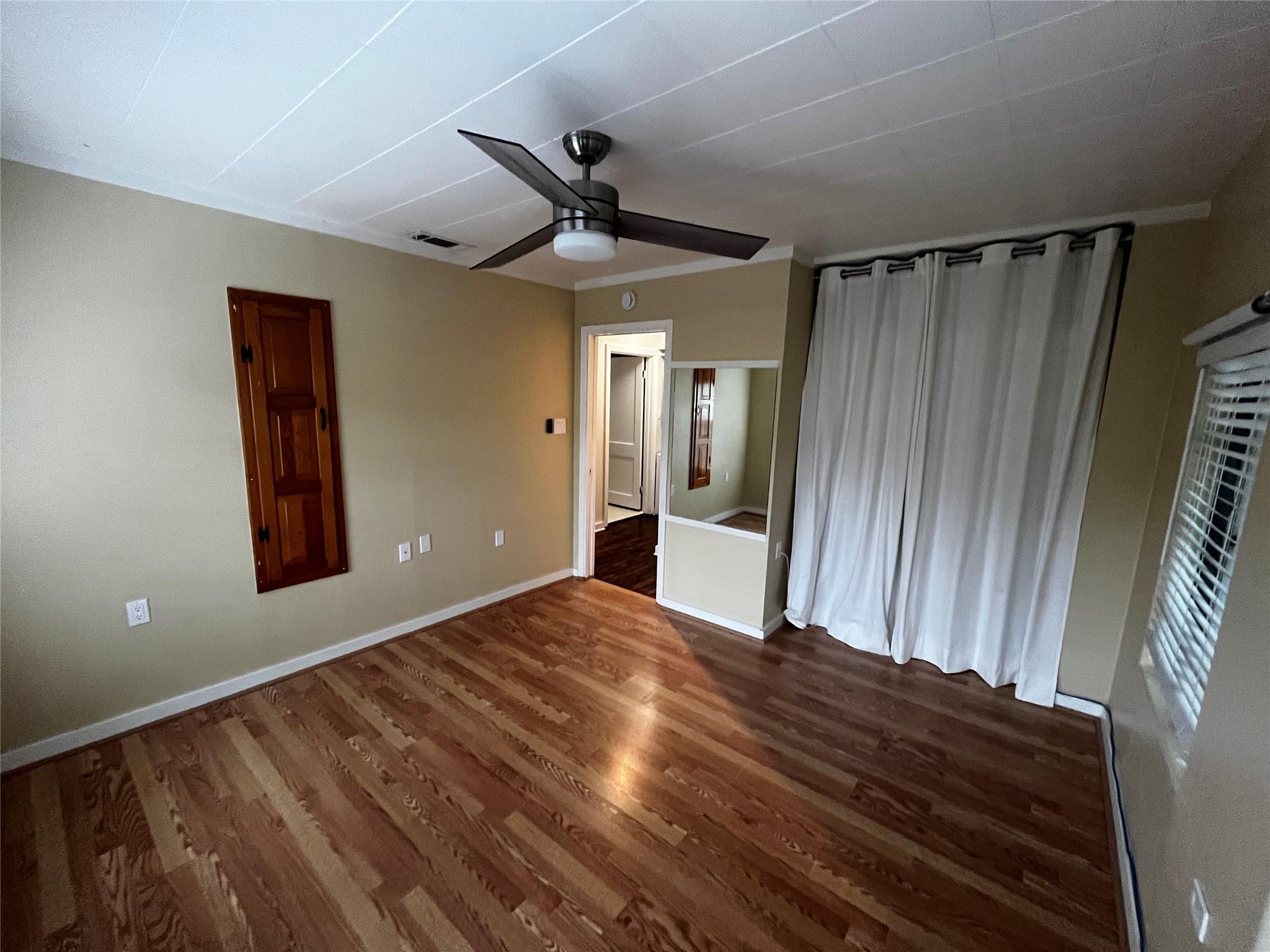 1011 E 9th St # B, Austin, TX 78702