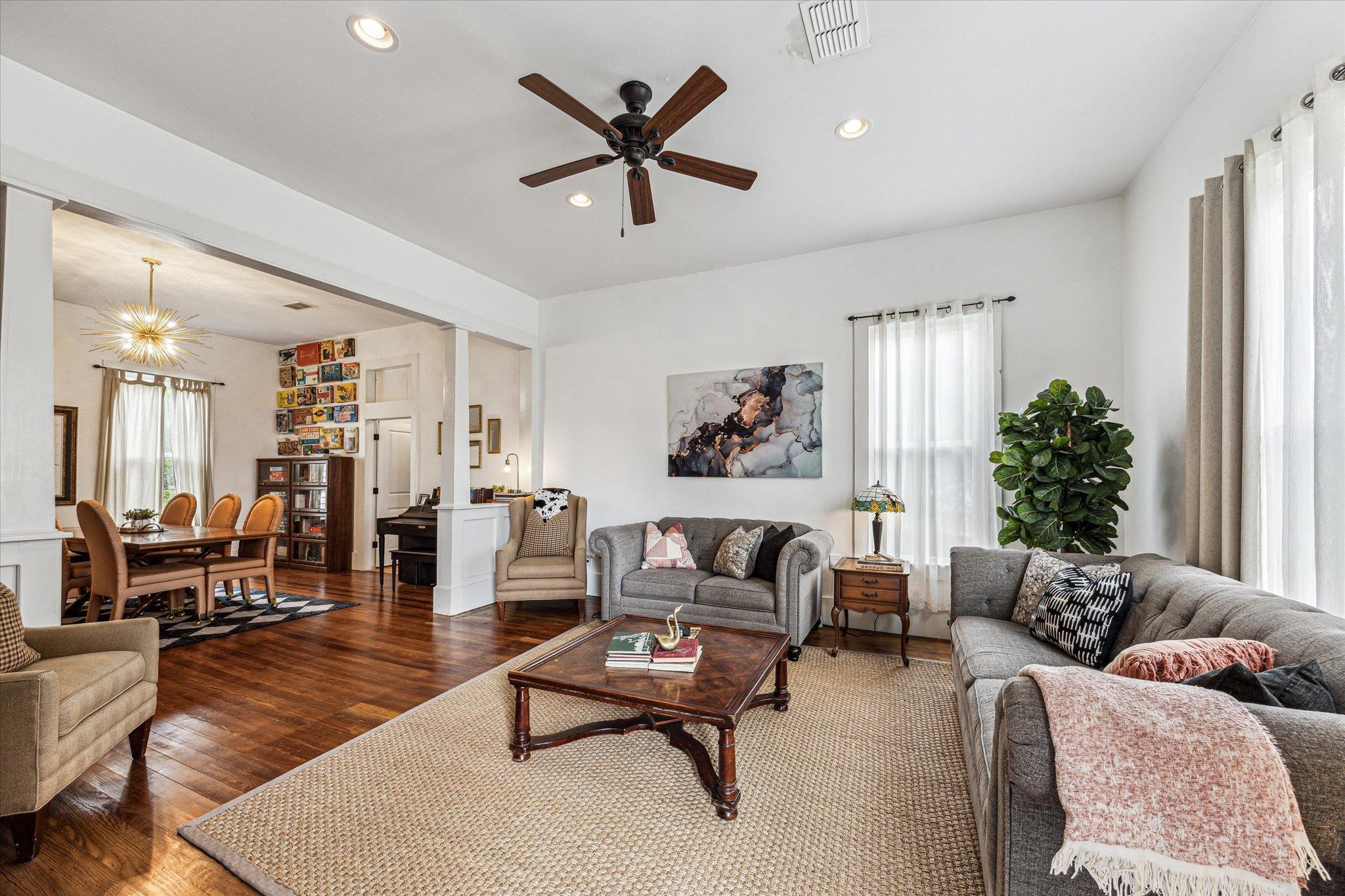 305 W Alamo St, Brenham, TX 77833