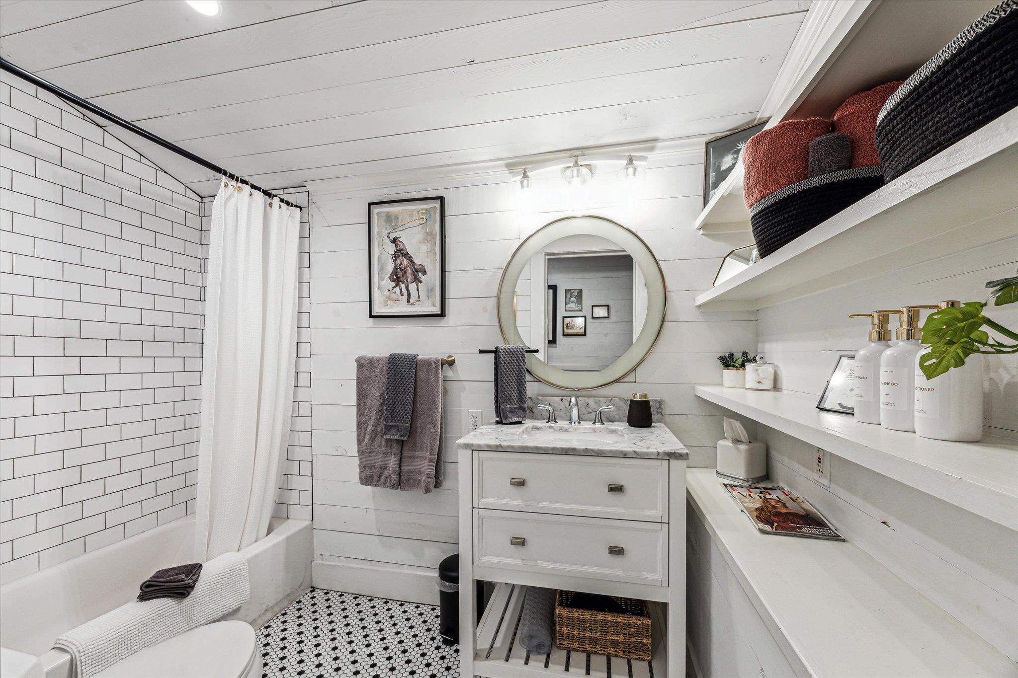 305 W Alamo St, Brenham, TX 77833