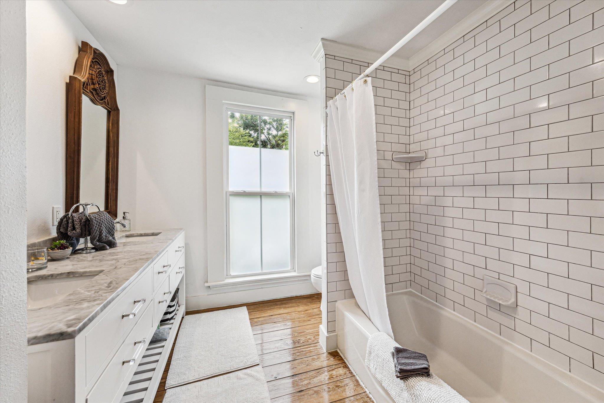 305 W Alamo St, Brenham, TX 77833