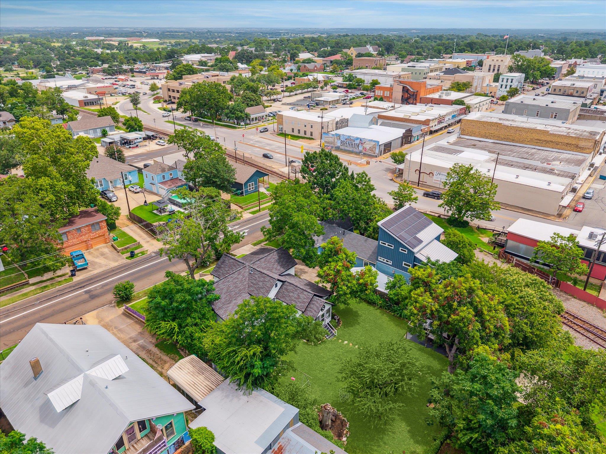 305 W Alamo St, Brenham, TX 77833