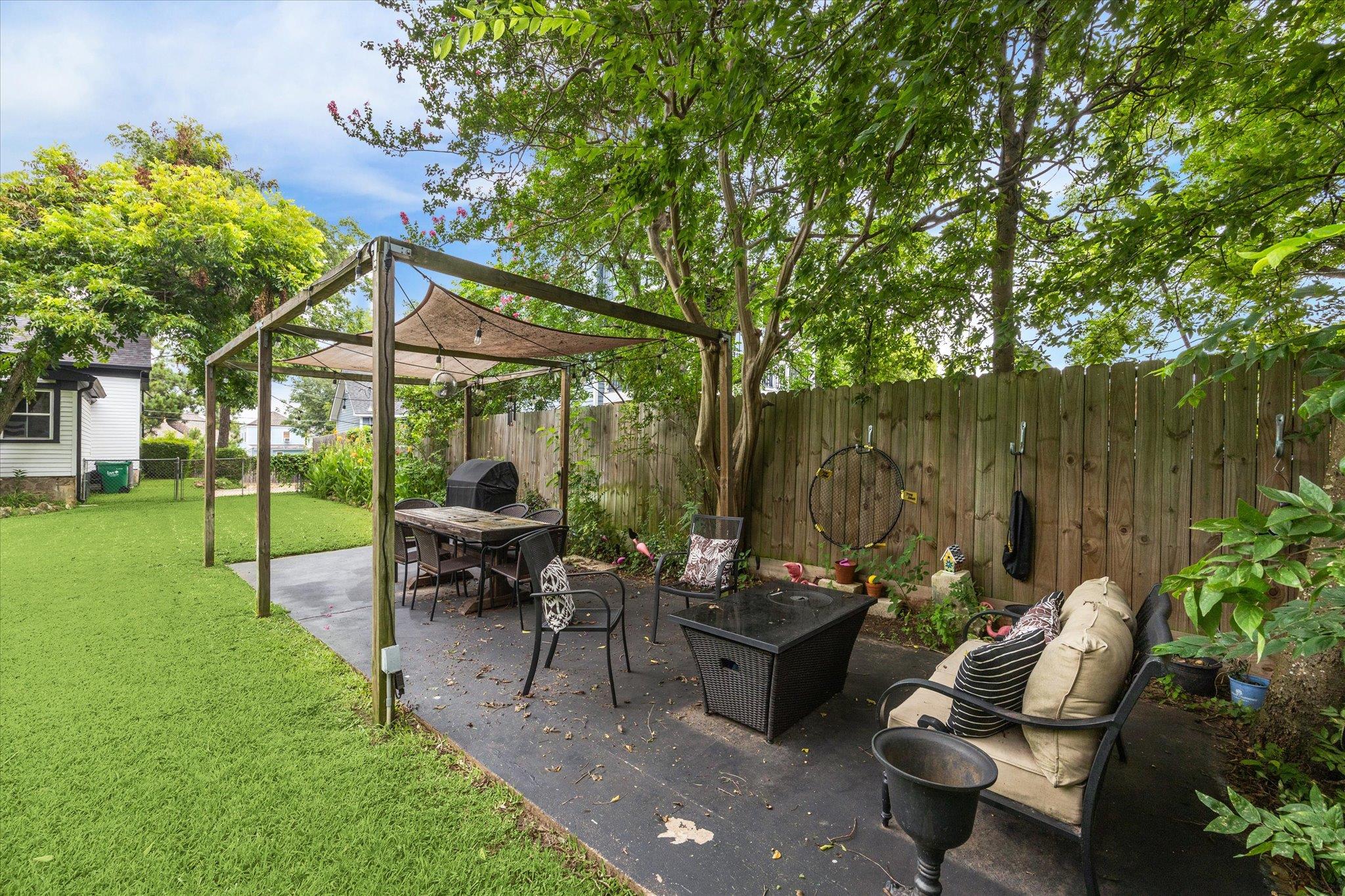 305 W Alamo St, Brenham, TX 77833