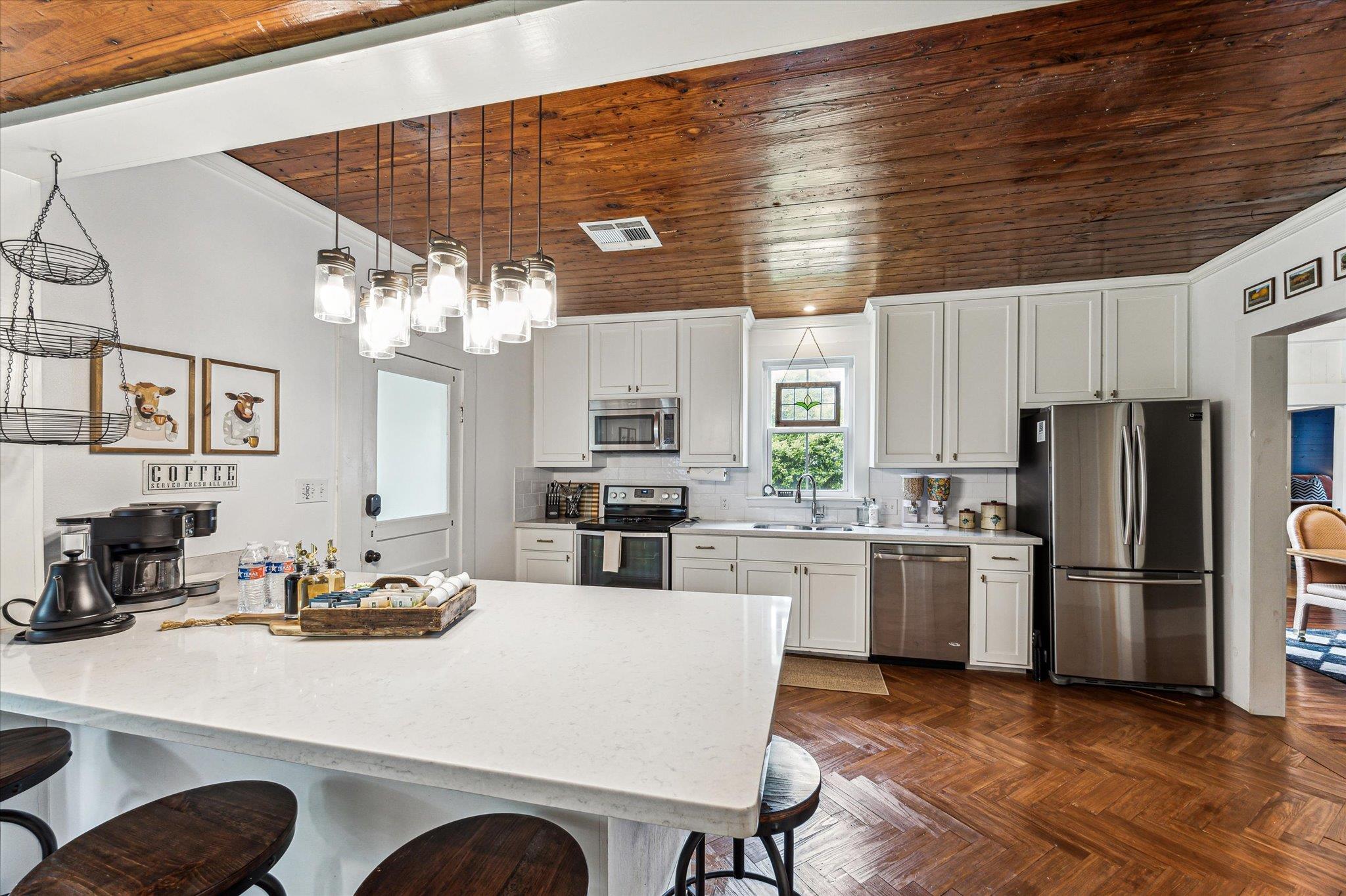 305 W Alamo St, Brenham, TX 77833