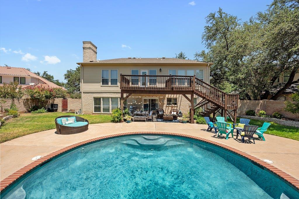 1207 Lakeway Dr, Lakeway, TX 78734