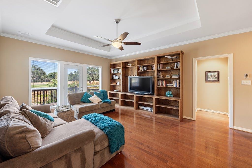 1207 Lakeway Dr, Lakeway, TX 78734