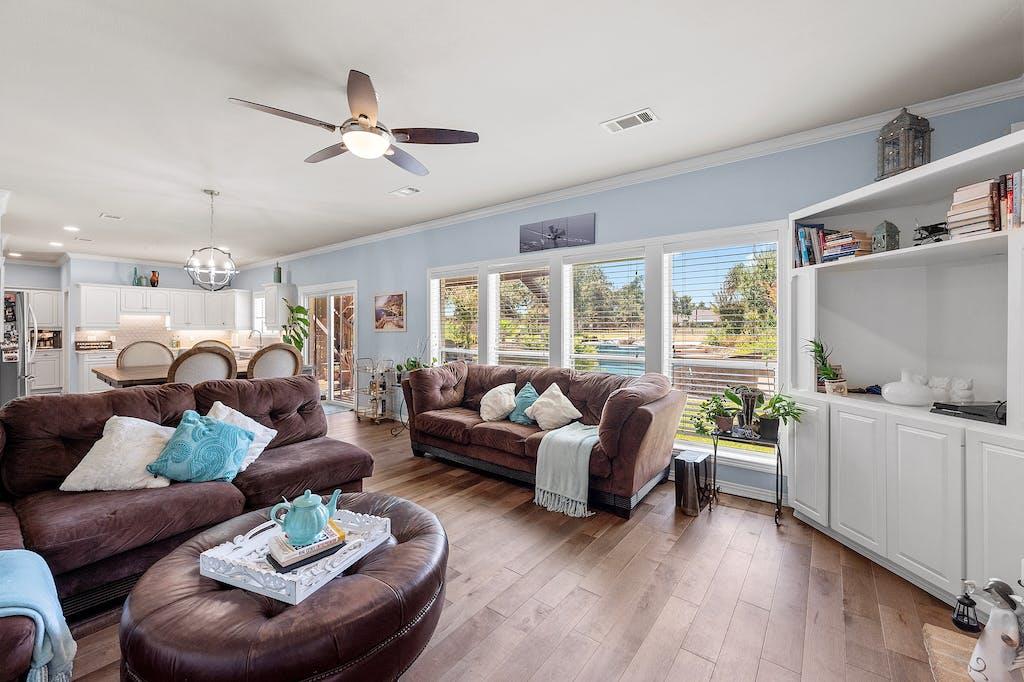 1207 Lakeway Dr, Lakeway, TX 78734