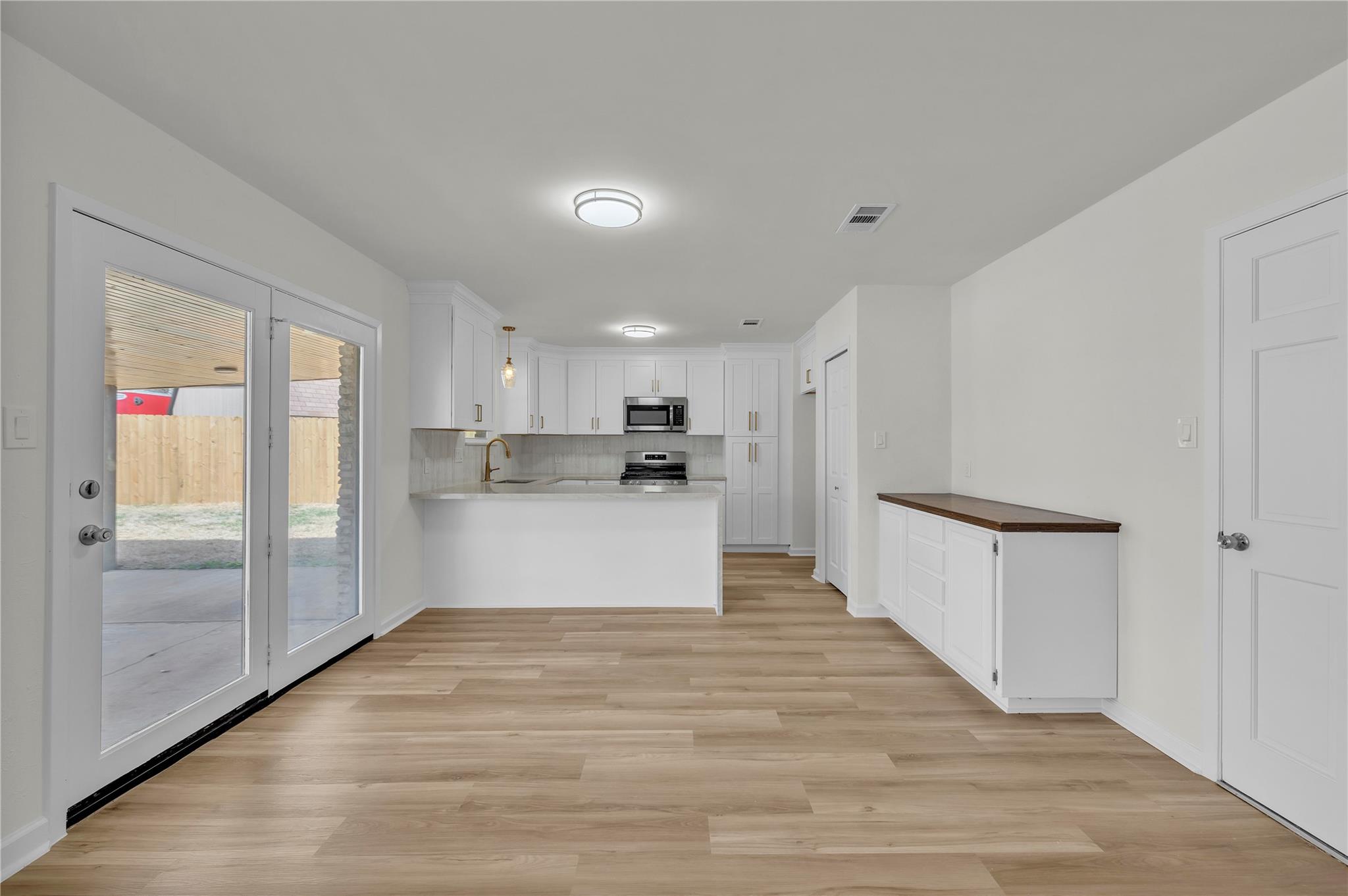 514 Sara Dr, Round Rock, TX 78664