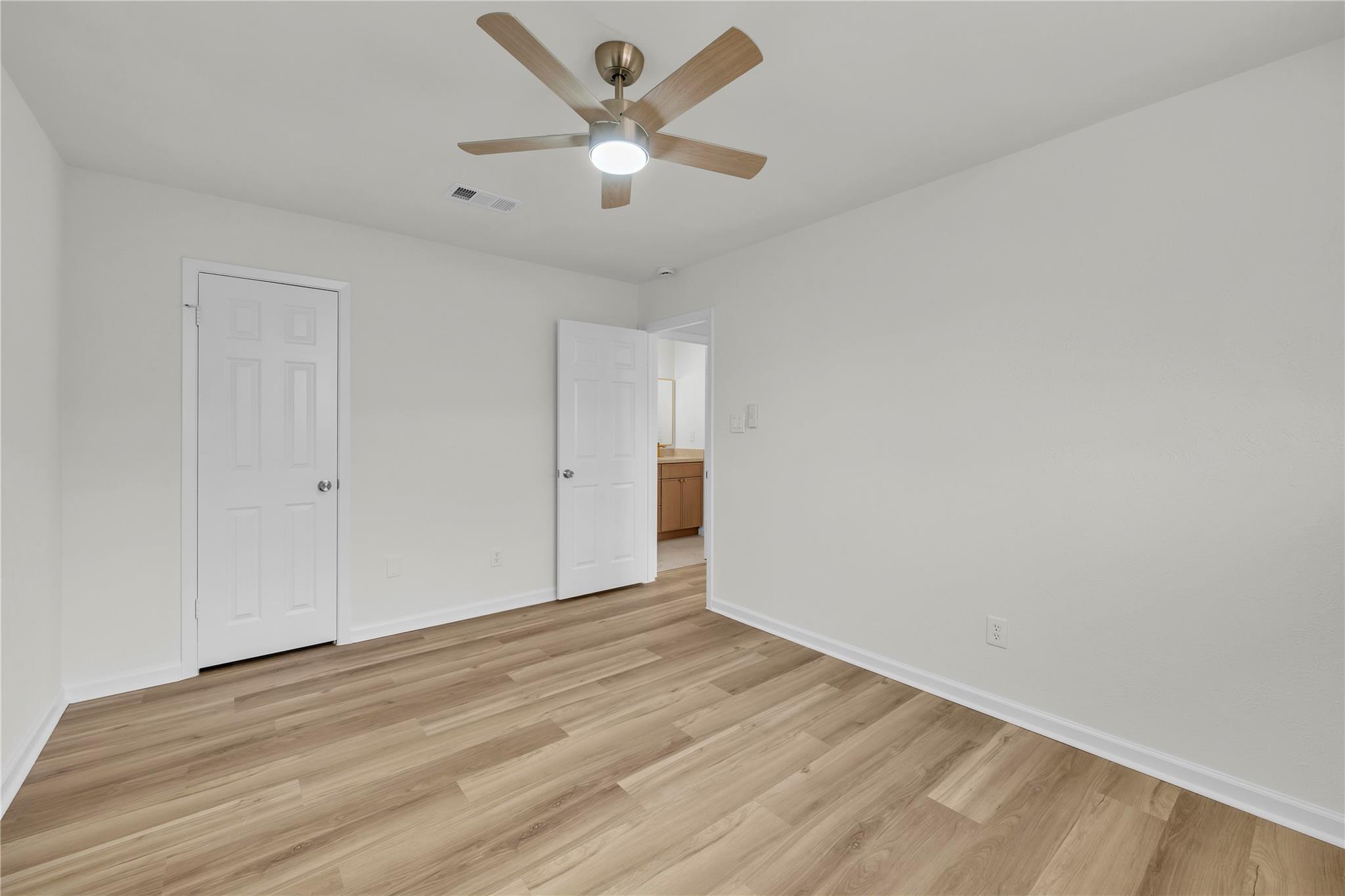 514 Sara Dr, Round Rock, TX 78664