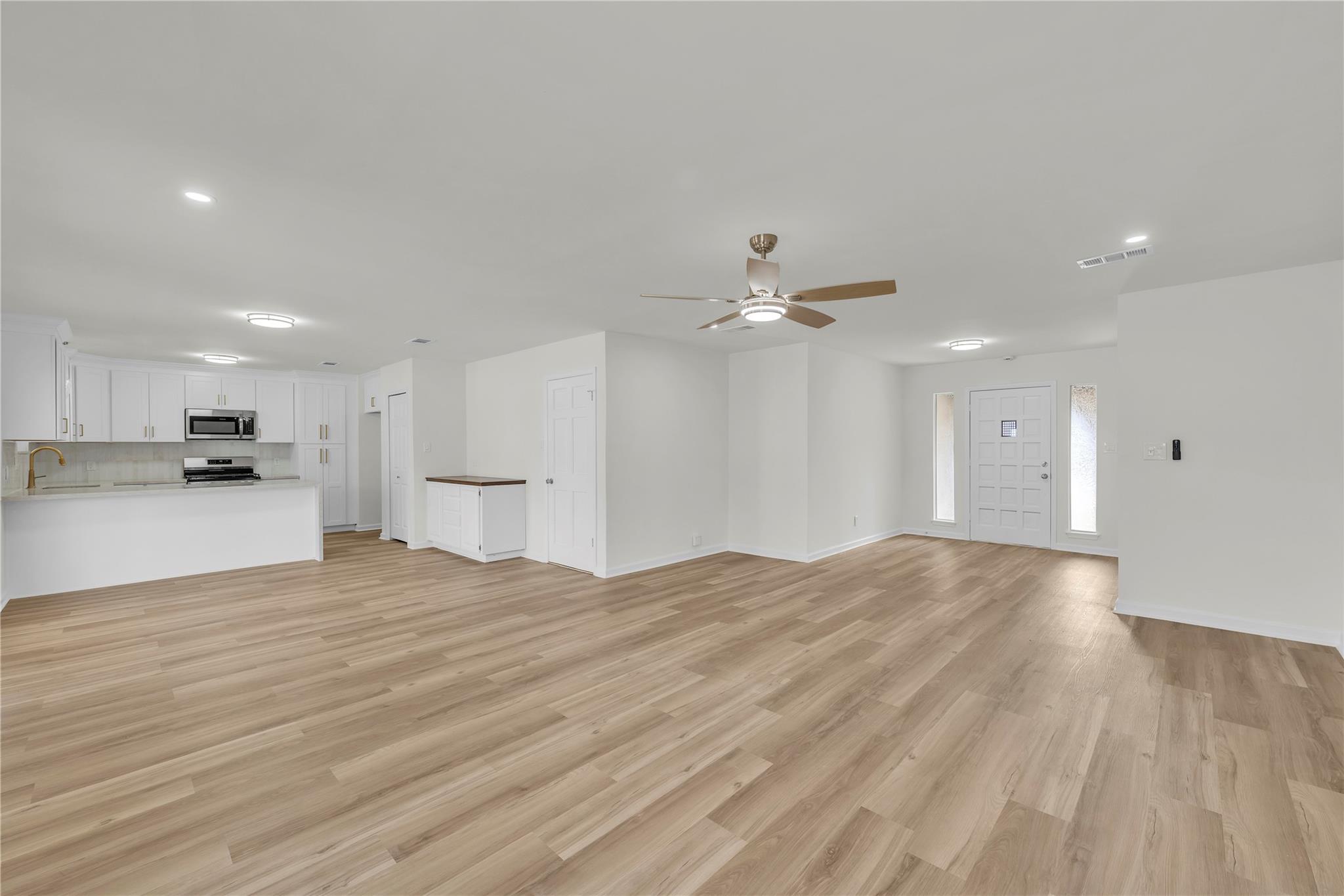 514 Sara Dr, Round Rock, TX 78664