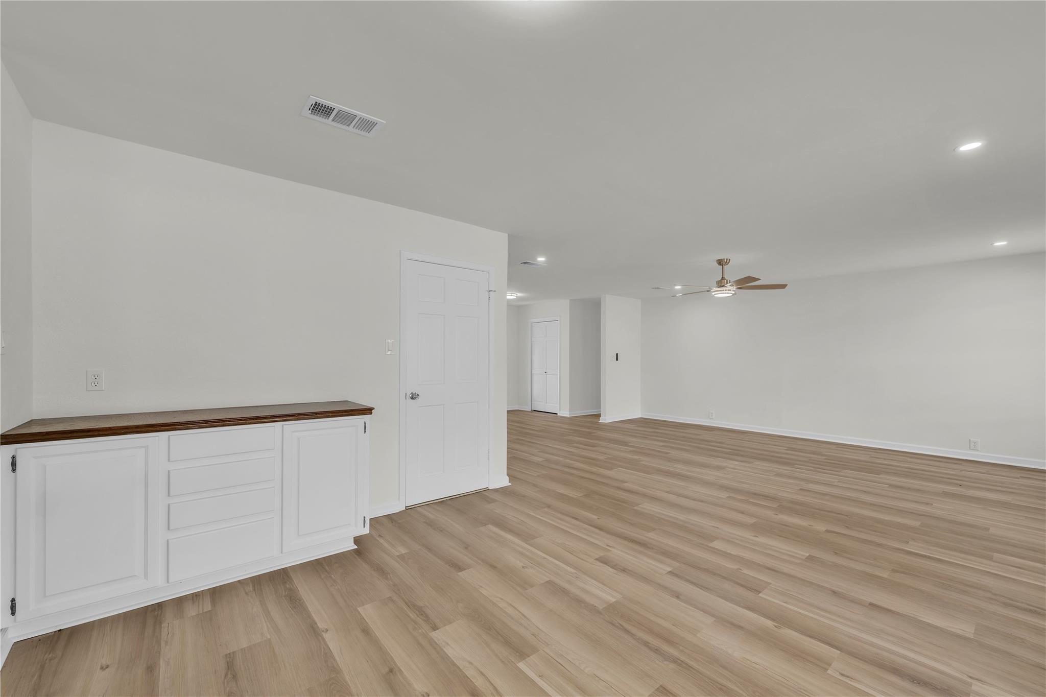 514 Sara Dr, Round Rock, TX 78664