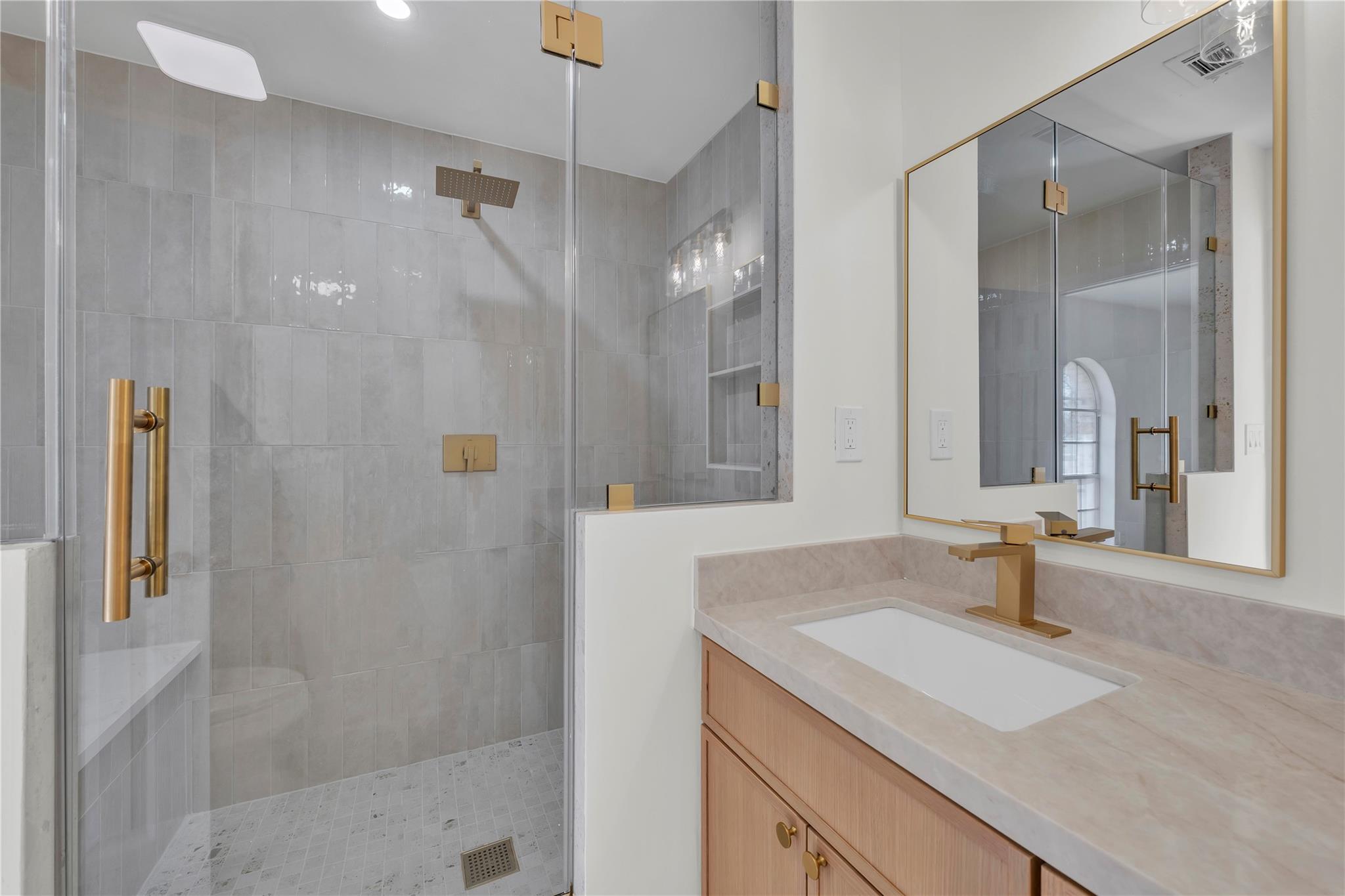 514 Sara Dr, Round Rock, TX 78664