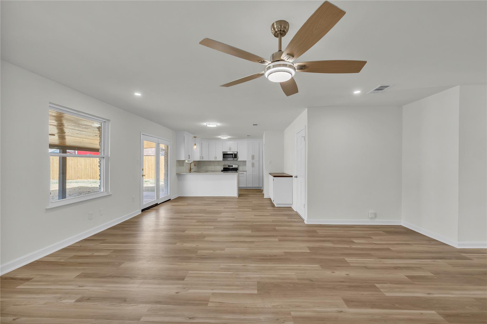 514 Sara Dr, Round Rock, TX 78664