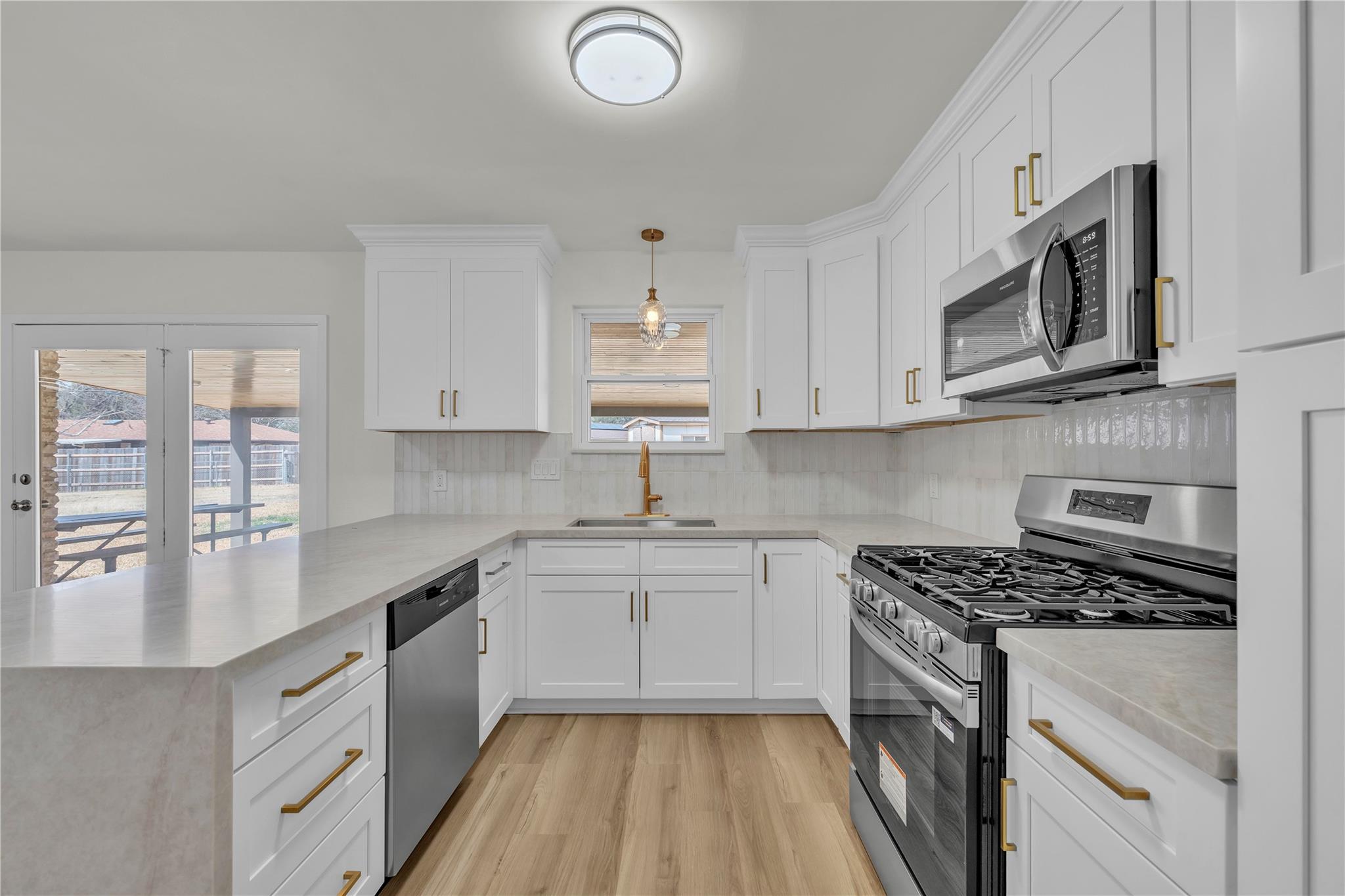 514 Sara Dr, Round Rock, TX 78664