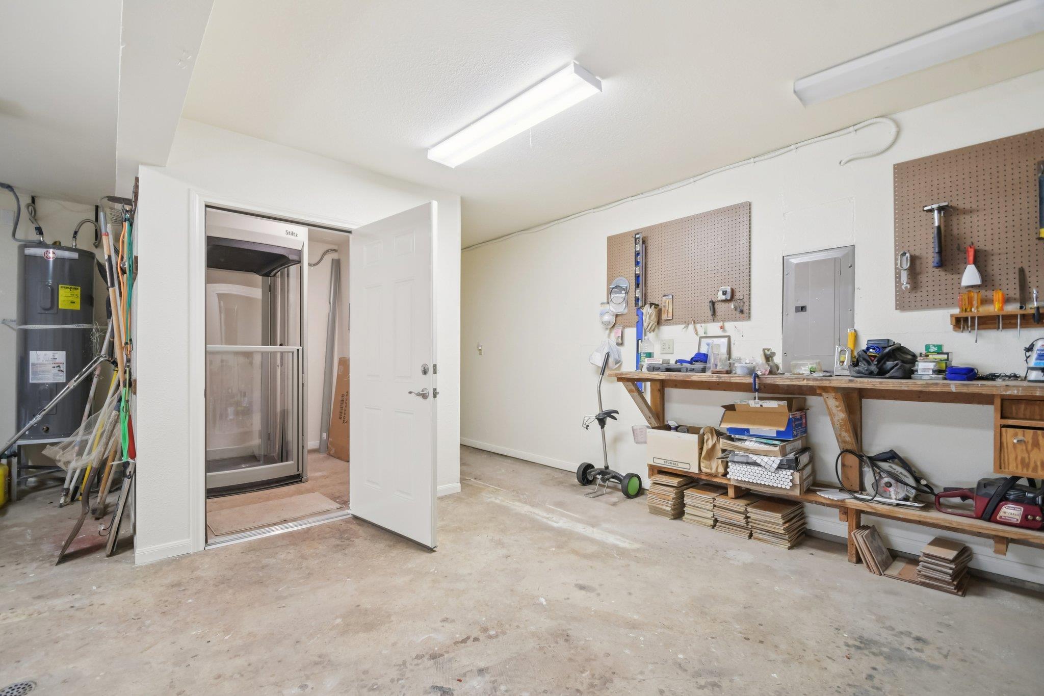 407 Pioneer Trl, San Marcos, TX 78666