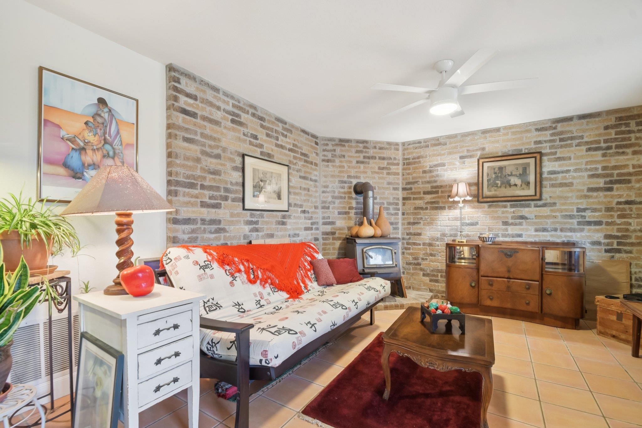 407 Pioneer Trl, San Marcos, TX 78666