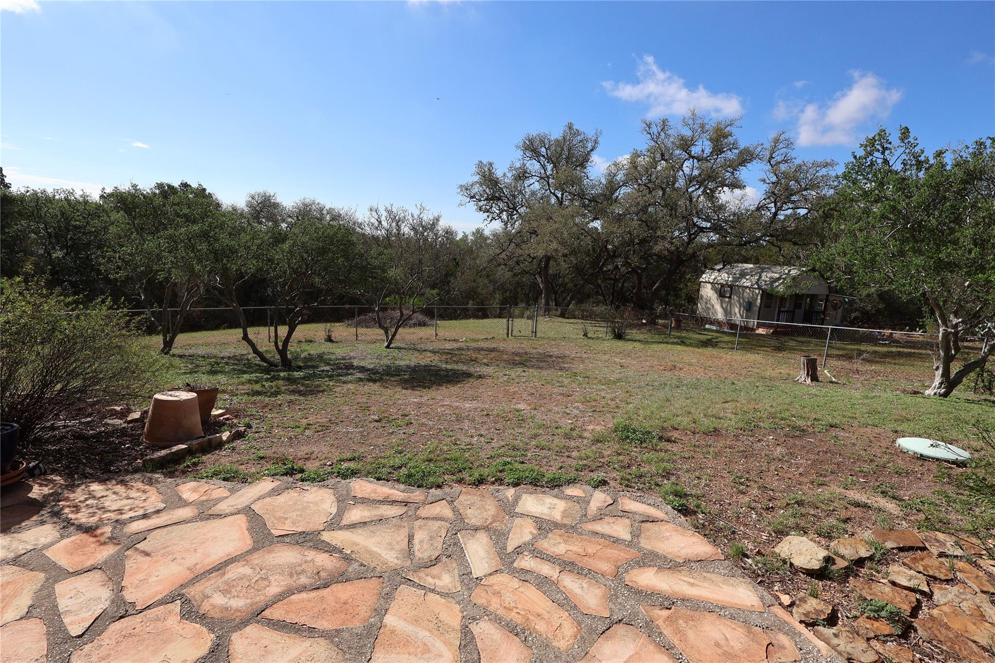 407 Pioneer Trl, San Marcos, TX 78666