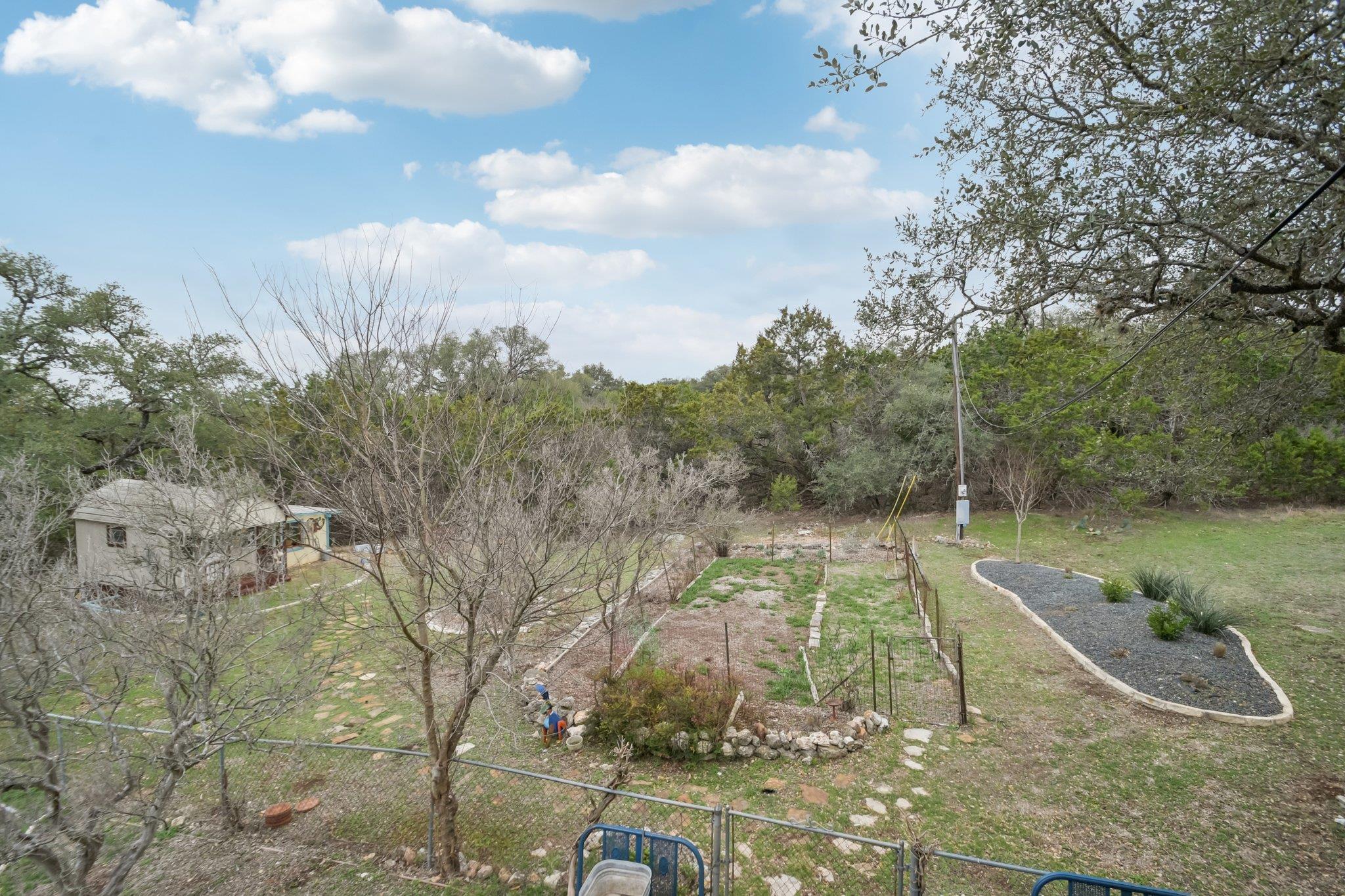 407 Pioneer Trl, San Marcos, TX 78666