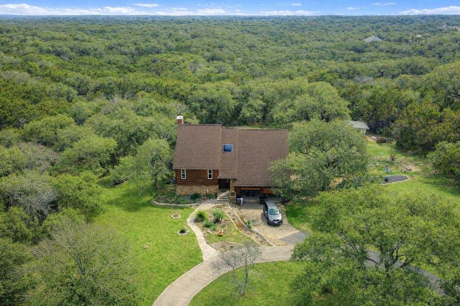 407 Pioneer Trl, San Marcos, TX 78666