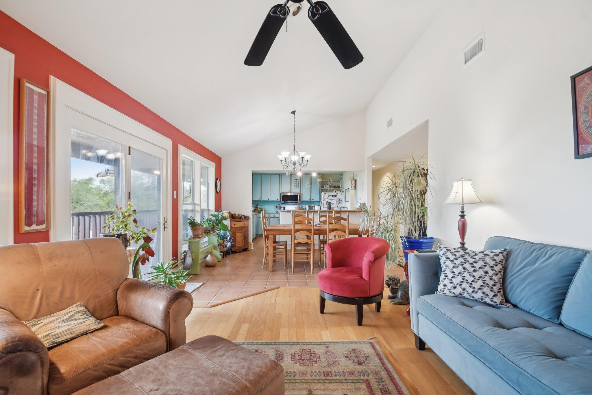 407 Pioneer Trl, San Marcos, TX 78666