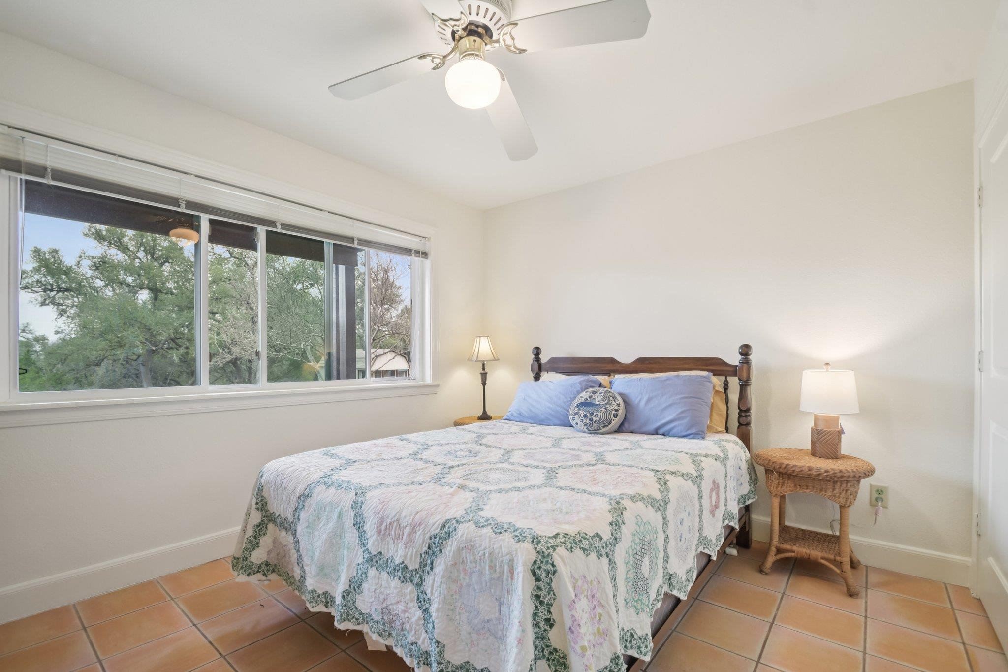 407 Pioneer Trl, San Marcos, TX 78666