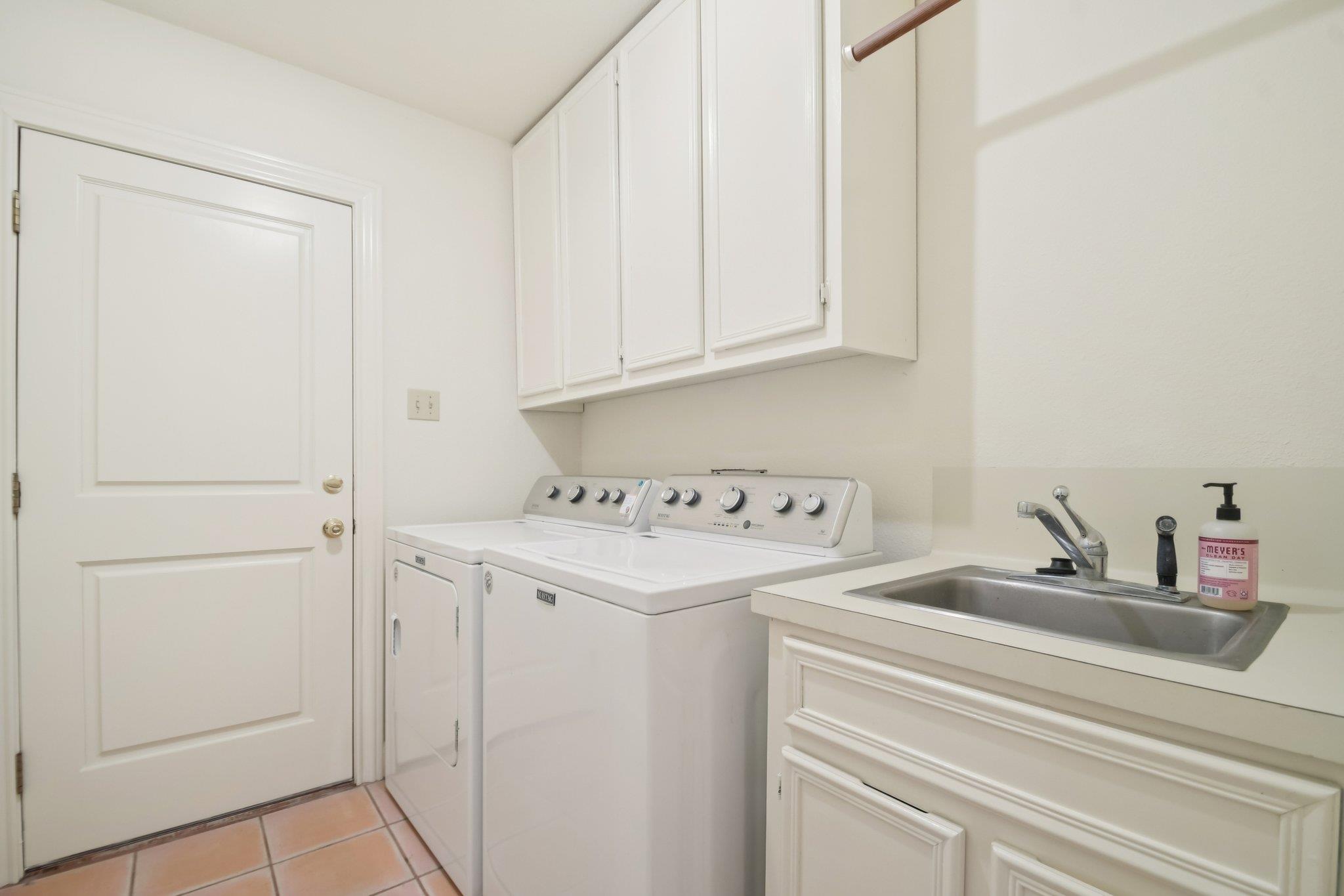 407 Pioneer Trl, San Marcos, TX 78666