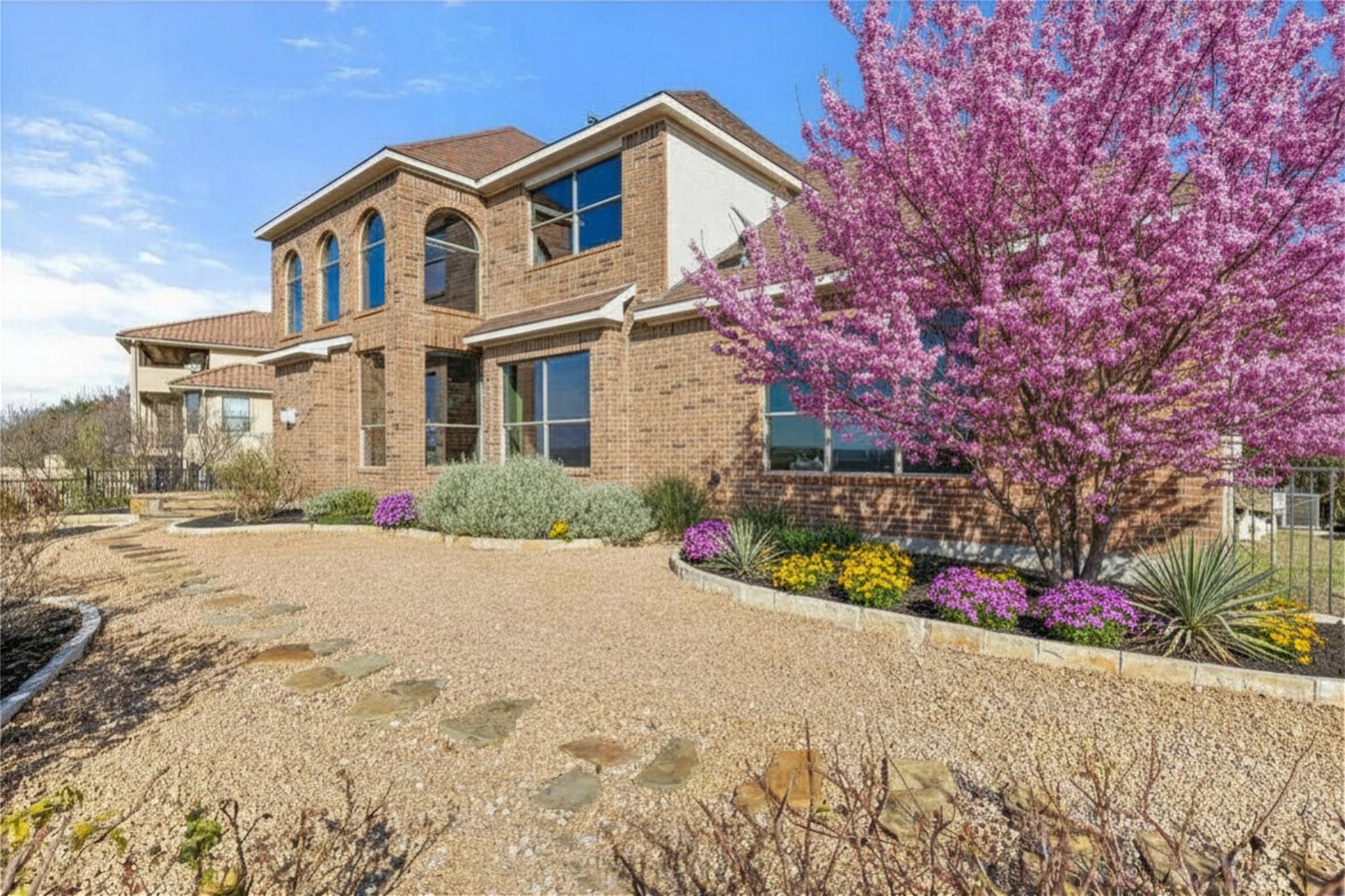 2702 Lakehurst Rd, Spicewood, TX 78669