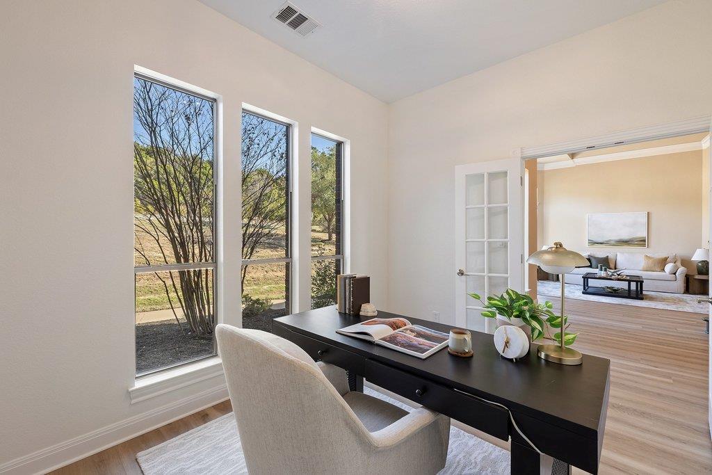 2702 Lakehurst Rd, Spicewood, TX 78669