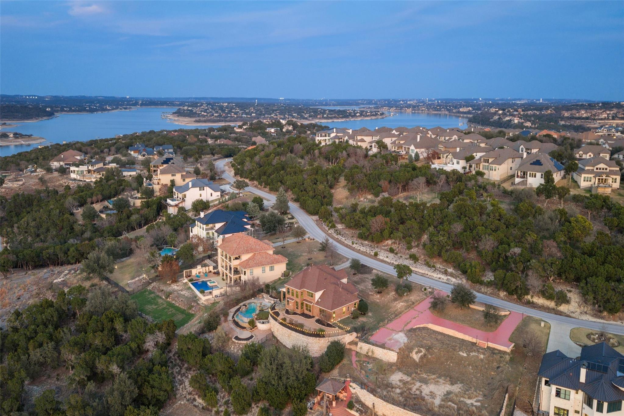 2702 Lakehurst Rd, Spicewood, TX 78669