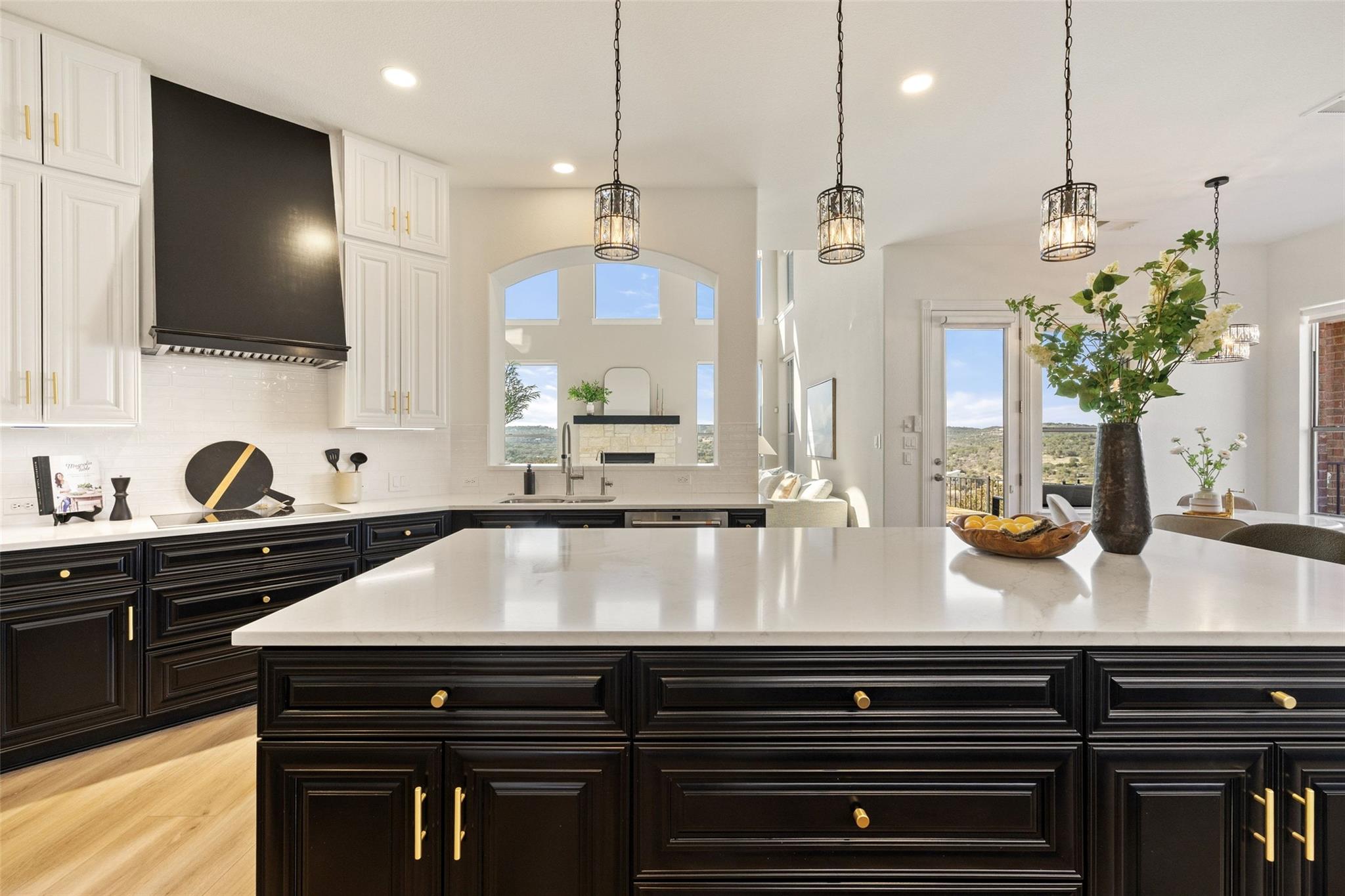 2702 Lakehurst Rd, Spicewood, TX 78669