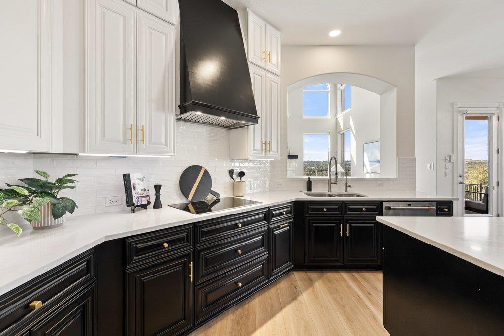 2702 Lakehurst Rd, Spicewood, TX 78669