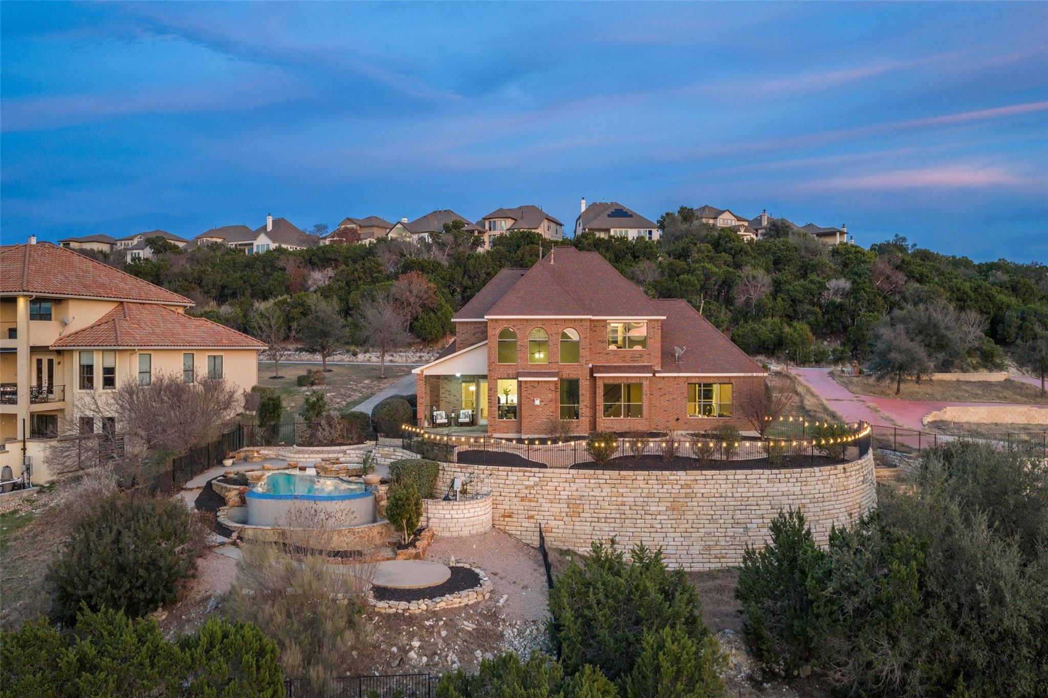 2702 Lakehurst Rd, Spicewood, TX 78669