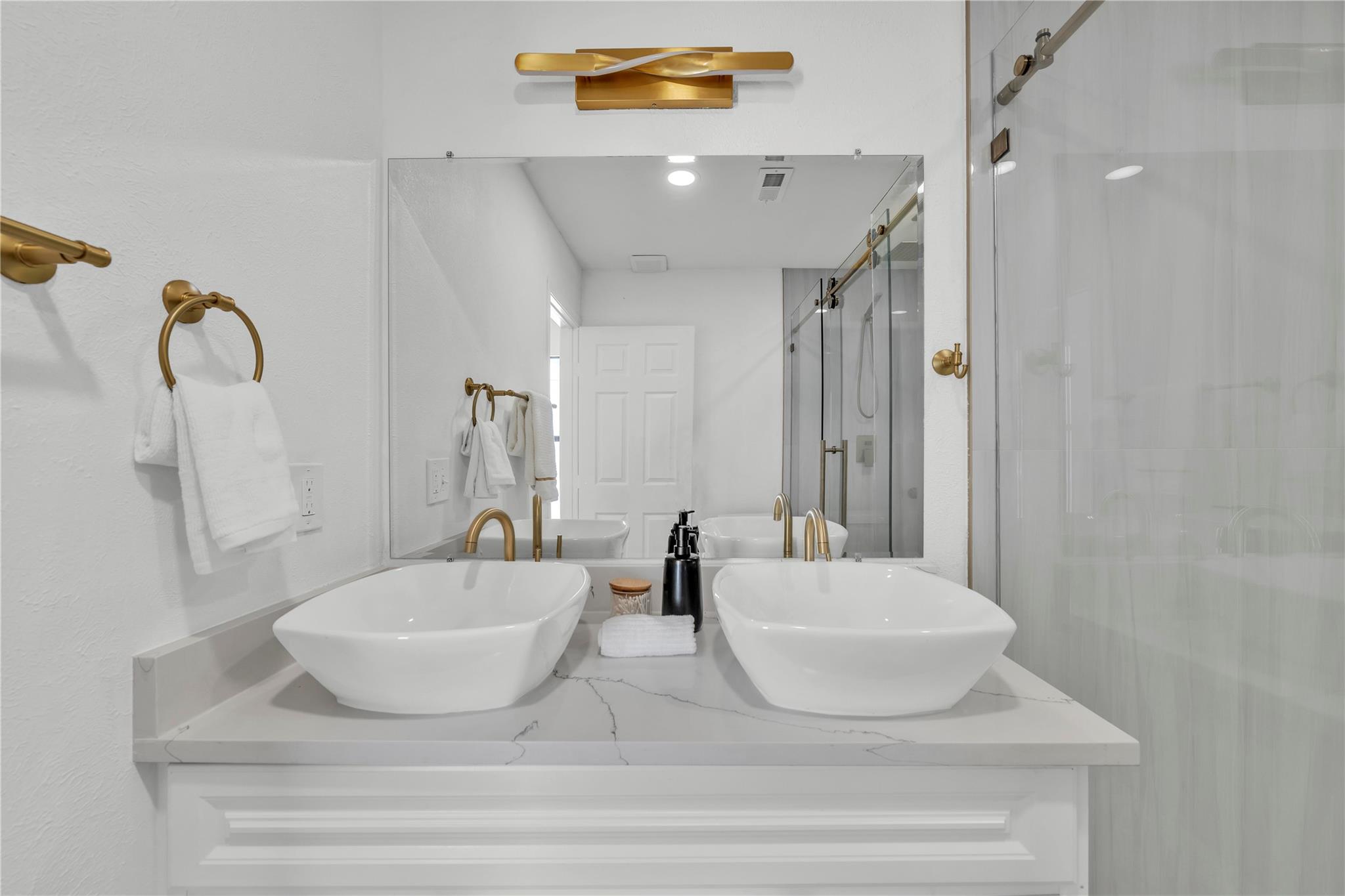 1800 Tamra Ct, Round Rock, TX 78681