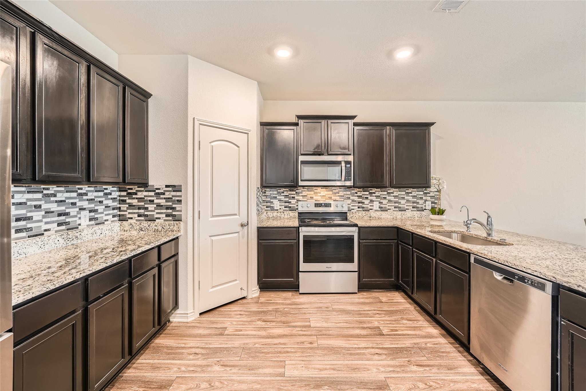 14513 Prairie Sod Ln, Elgin, TX 78621