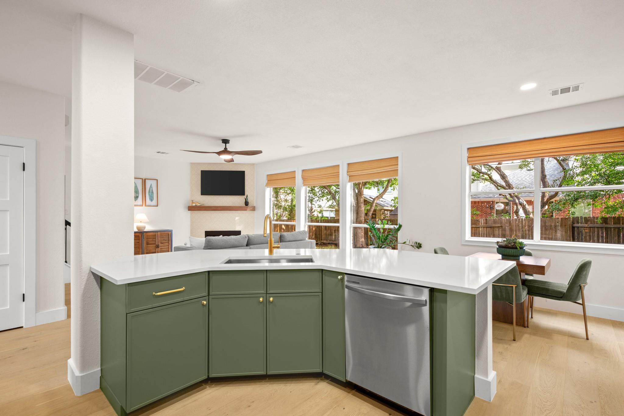 12802 Bivins Ct, Austin, TX 78732