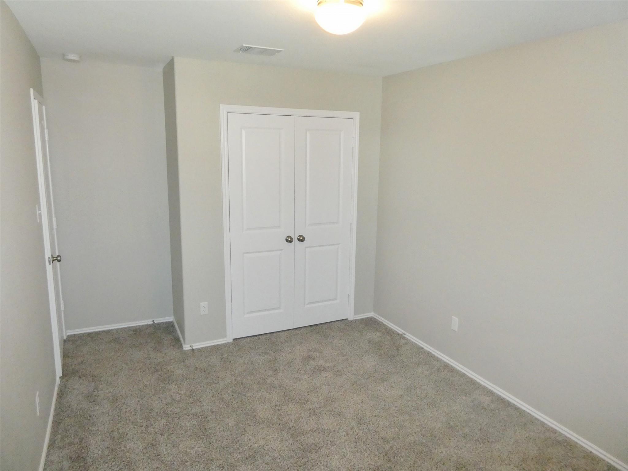 217 BRONCO BILLY Dr, Jarrell, TX 76537