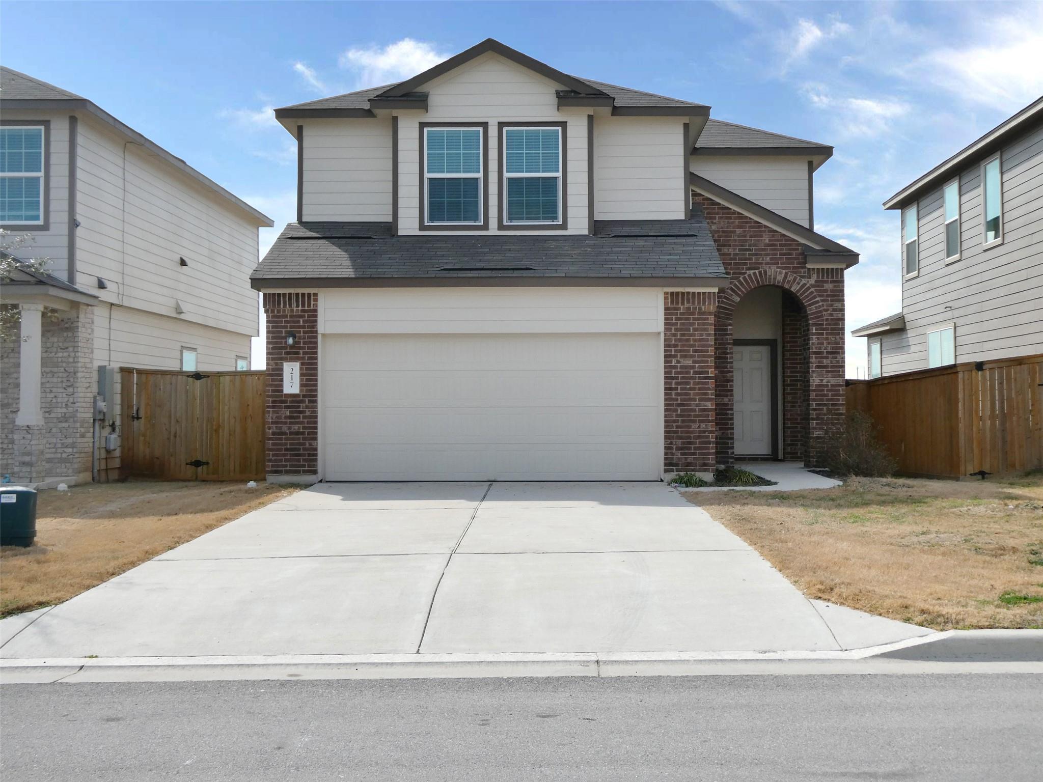 217 BRONCO BILLY Dr, Jarrell, TX 76537