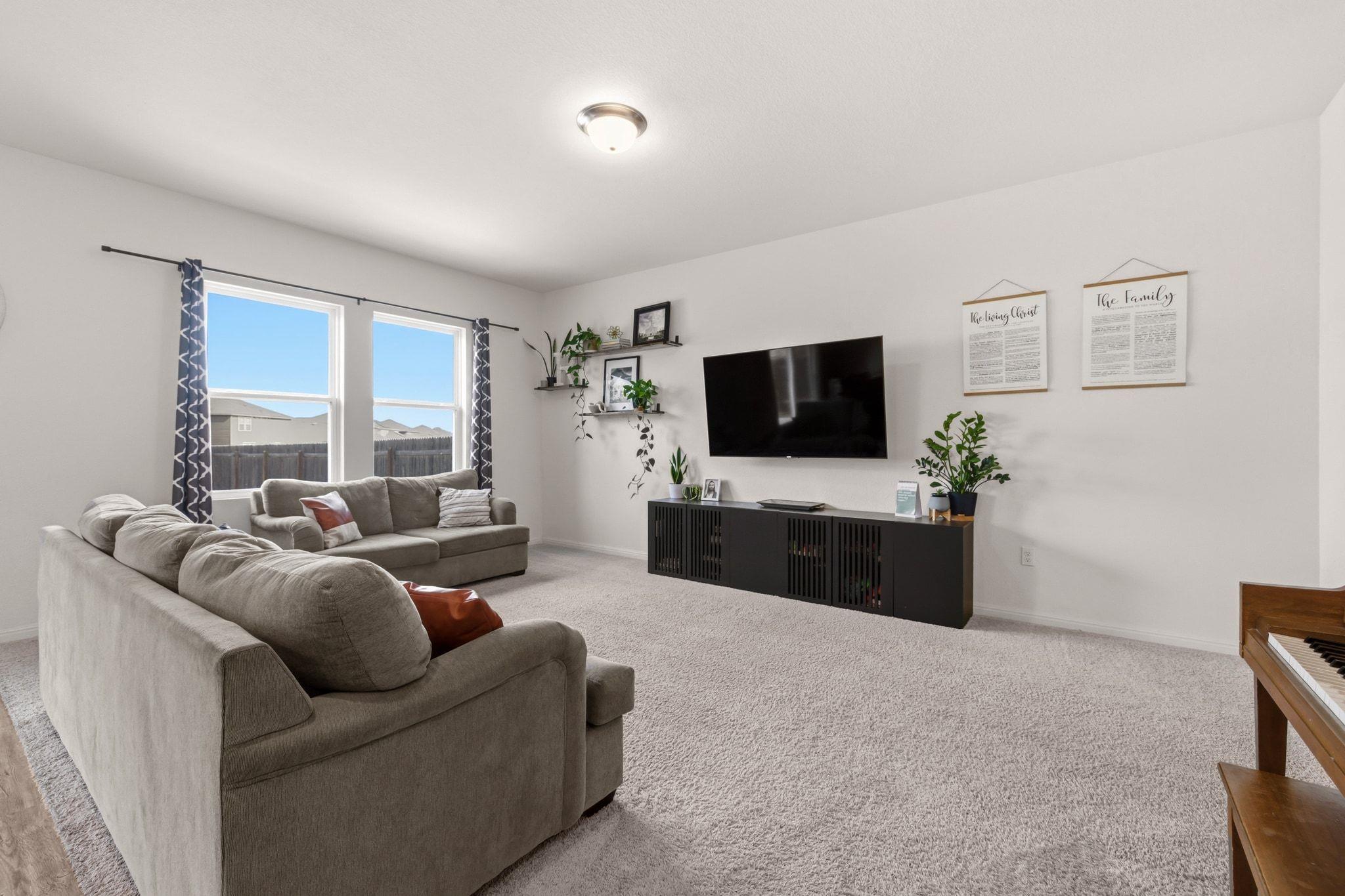 212 Wonderful Life Way, Jarrell, TX 76537