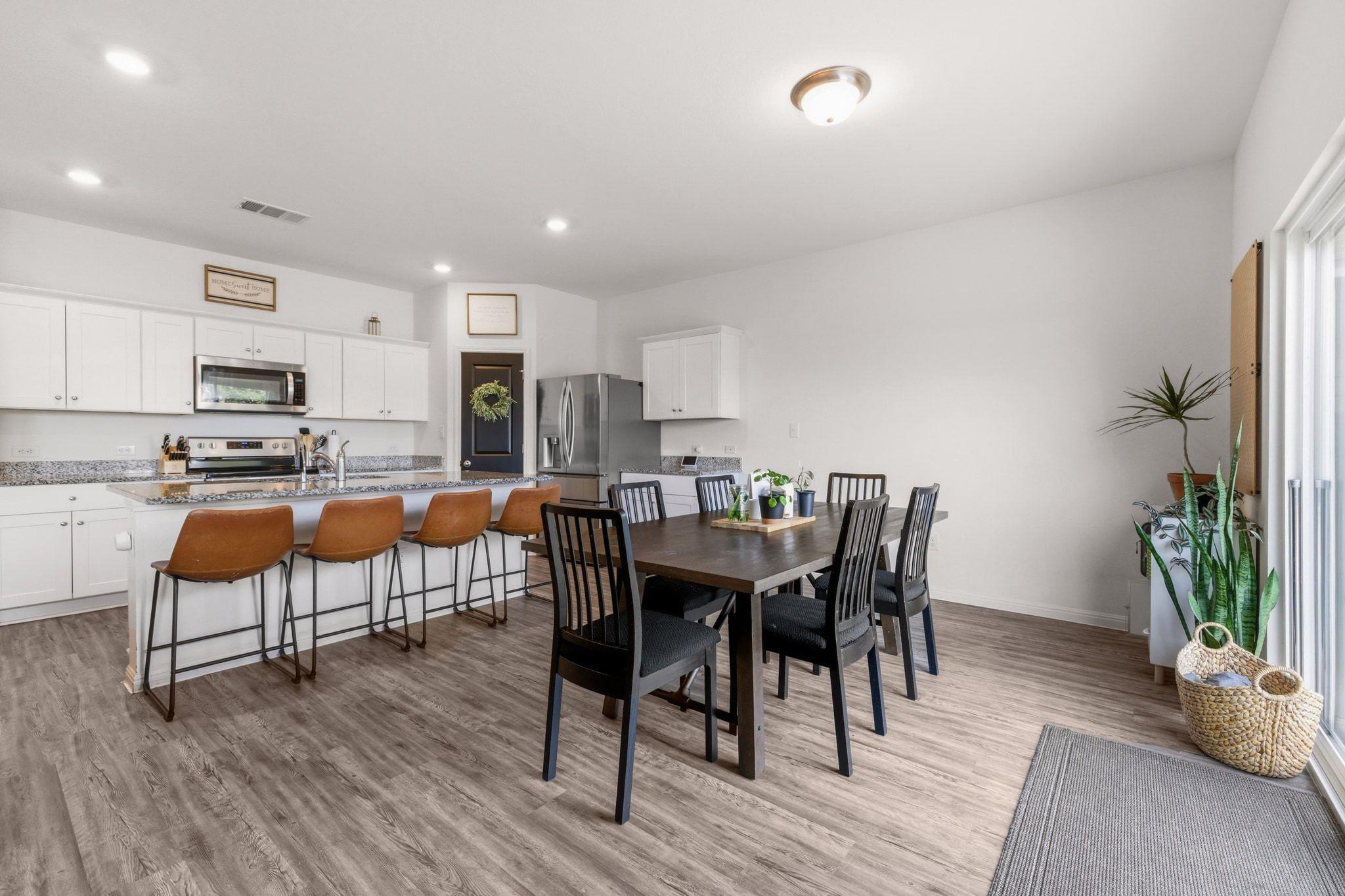 212 Wonderful Life Way, Jarrell, TX 76537