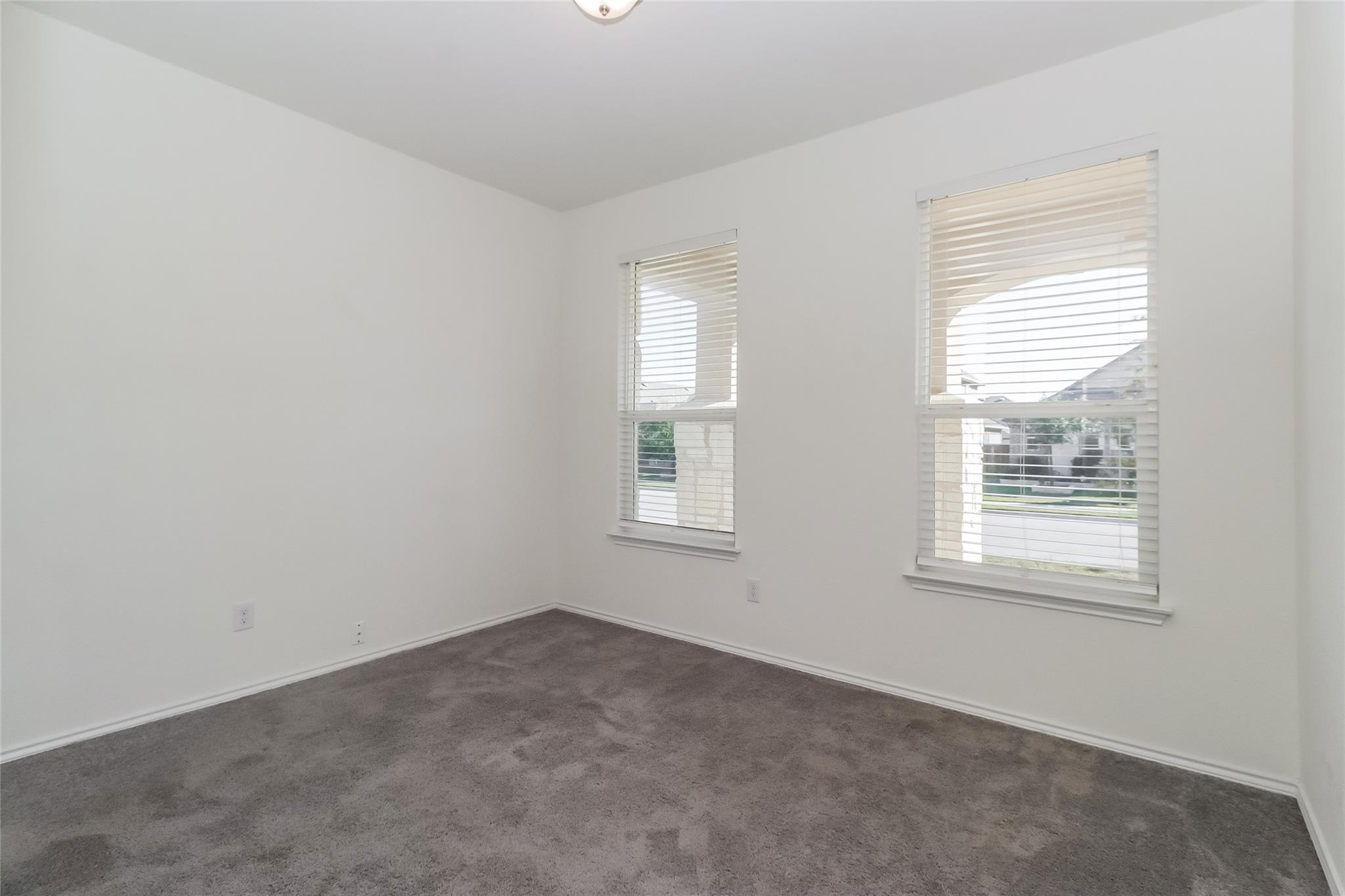 1621 Stinnett Dr, Leander, TX 78641