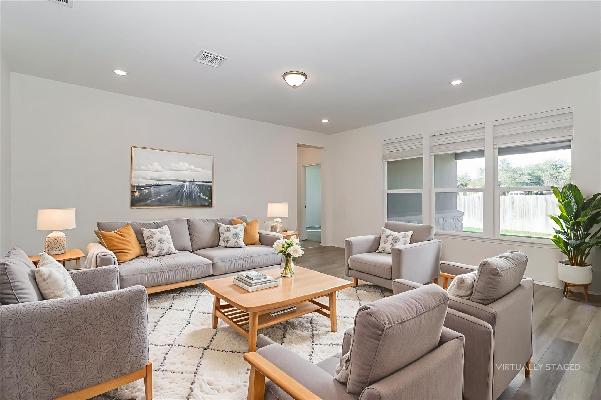 1621 Stinnett Dr, Leander, TX 78641