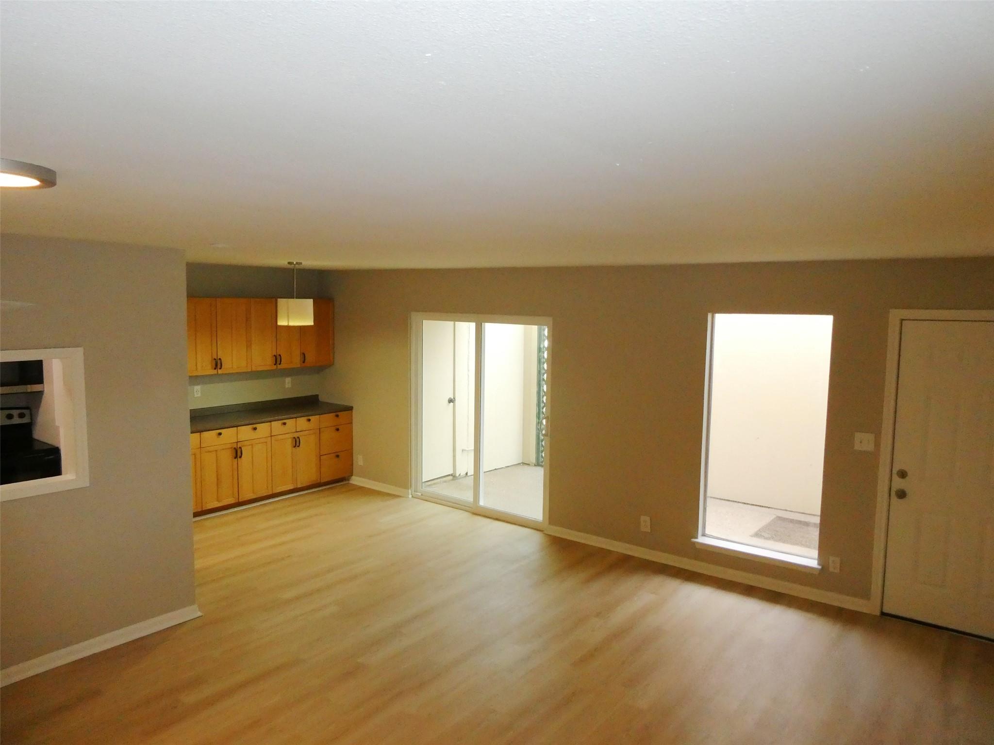 6718 SILVERMINE Dr # 103, Austin, TX 78736