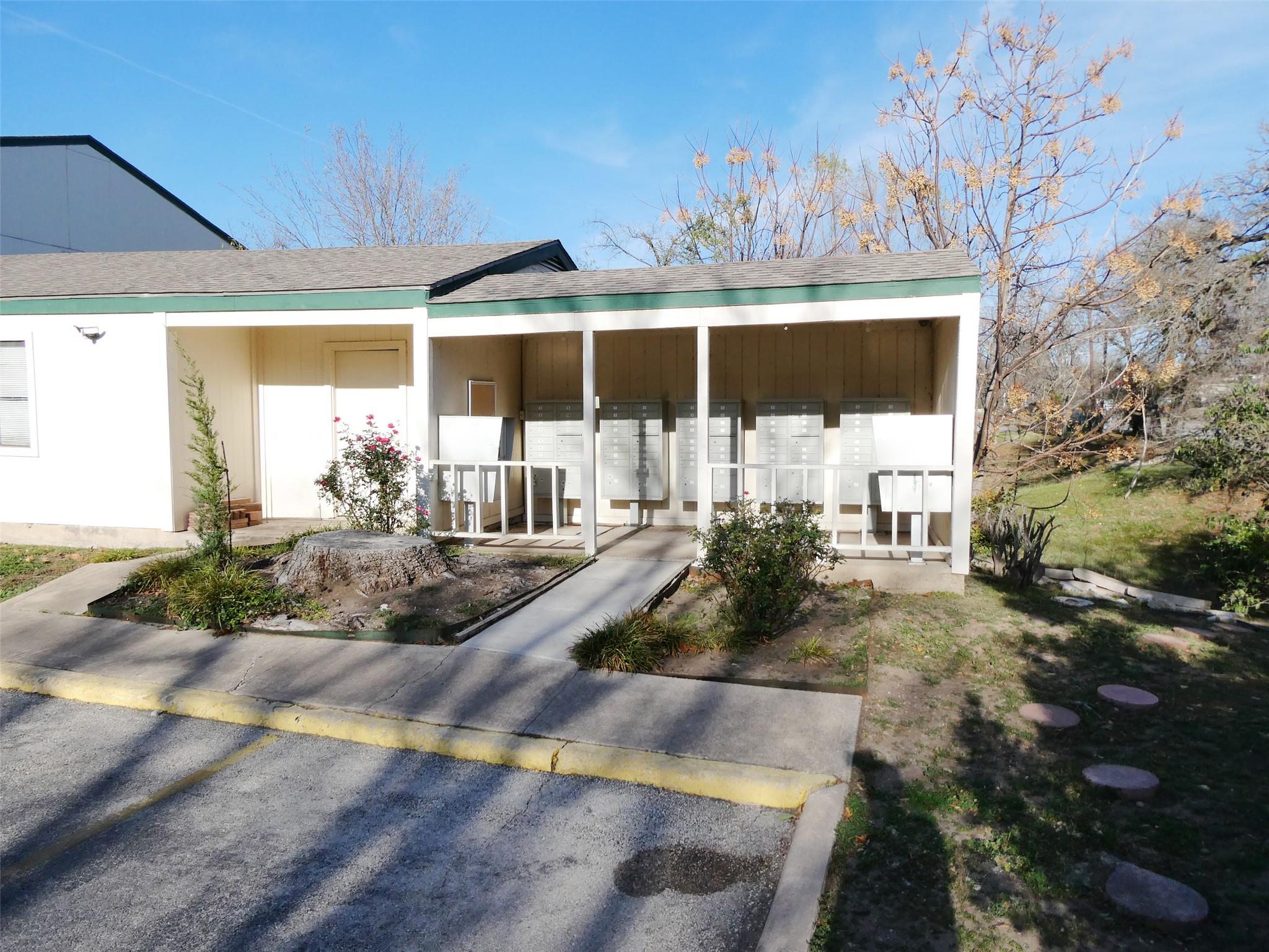 6718 SILVERMINE Dr # 103, Austin, TX 78736