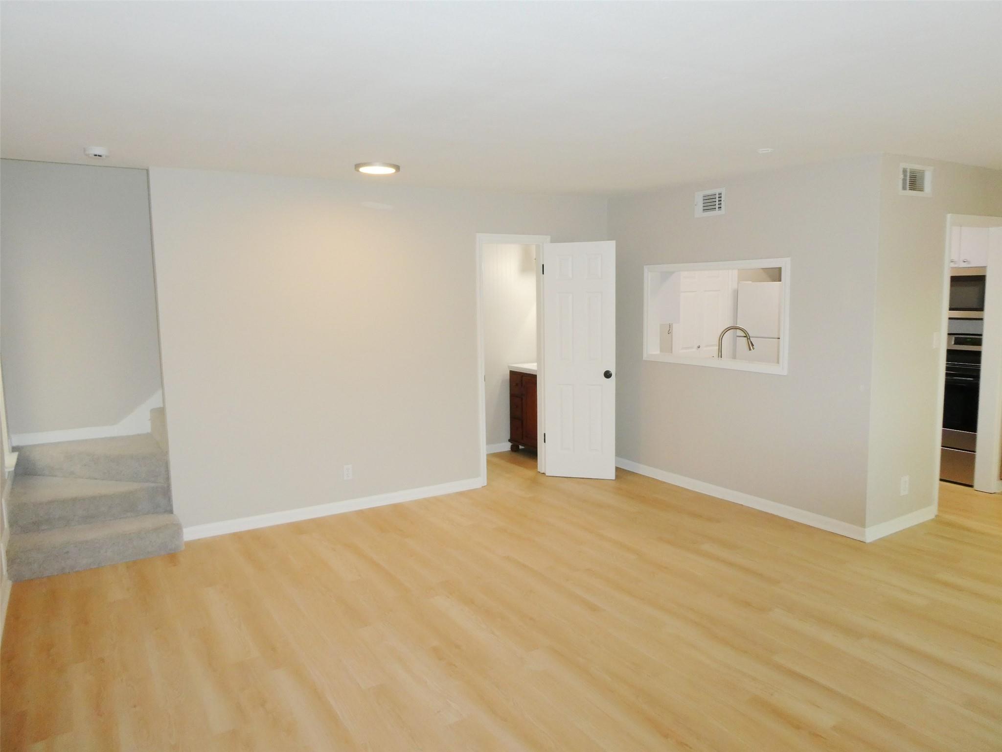 6718 SILVERMINE Dr # 103, Austin, TX 78736