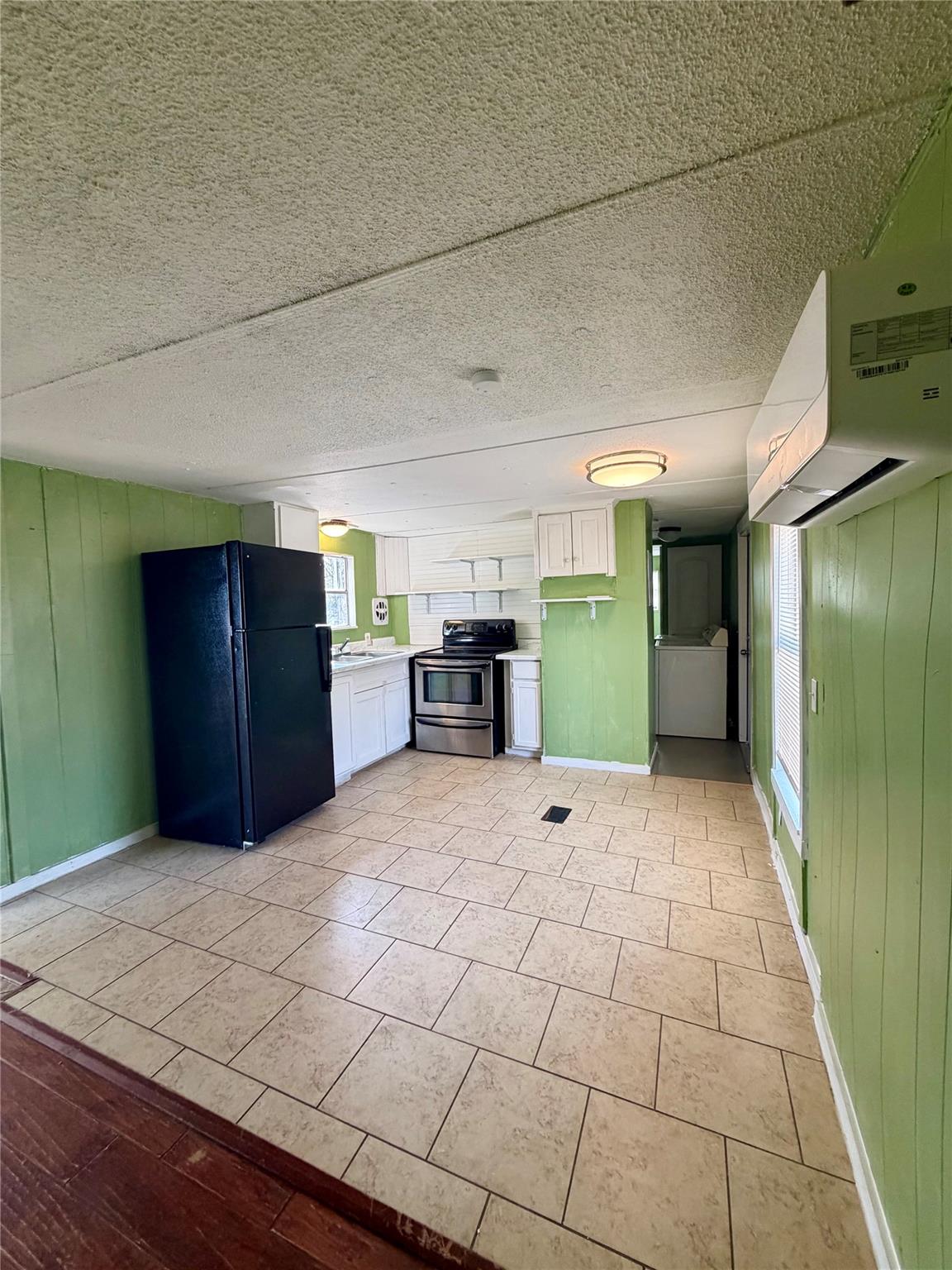 109 Seminole Dr, Smithville, TX 78957