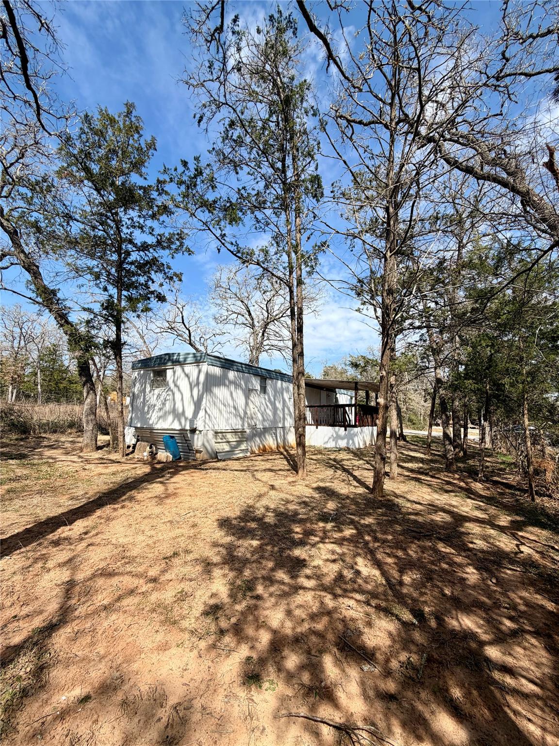 109 Seminole Dr, Smithville, TX 78957