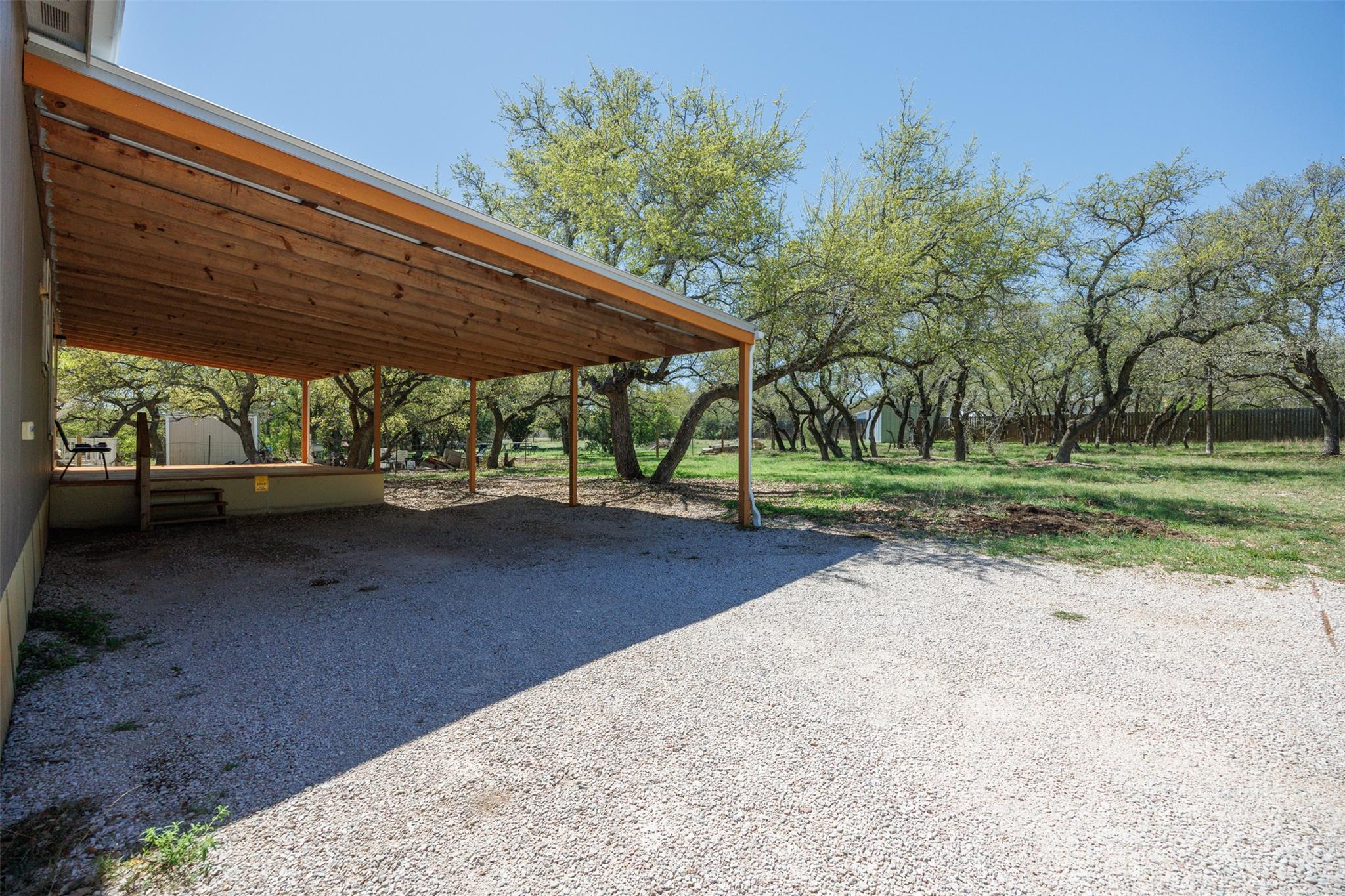 103 Spring View Dr, Johnson City, TX 78636