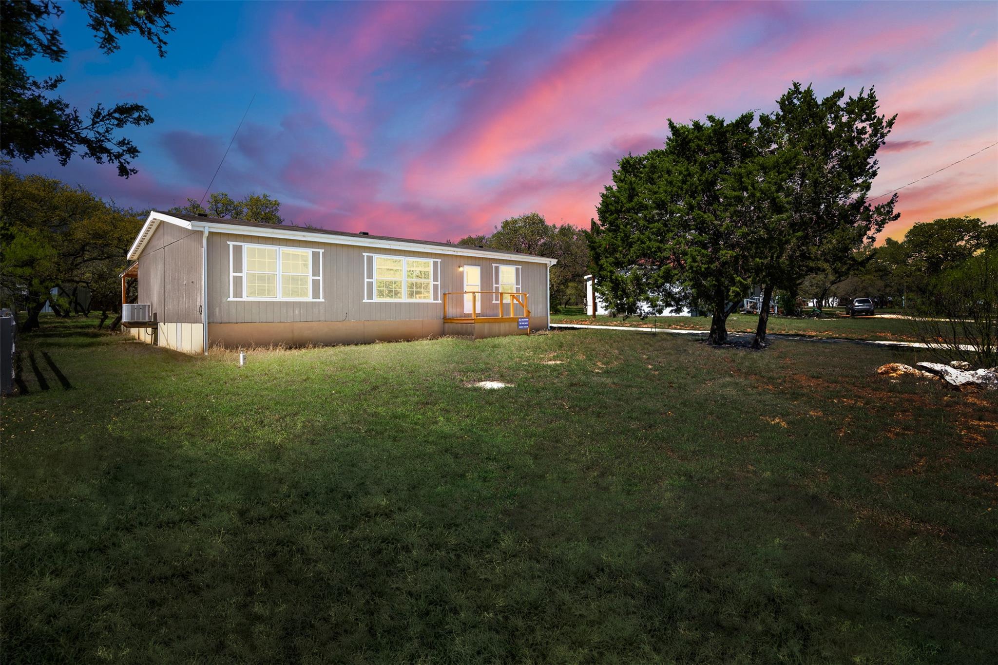 103 Spring View Dr, Johnson City, TX 78636