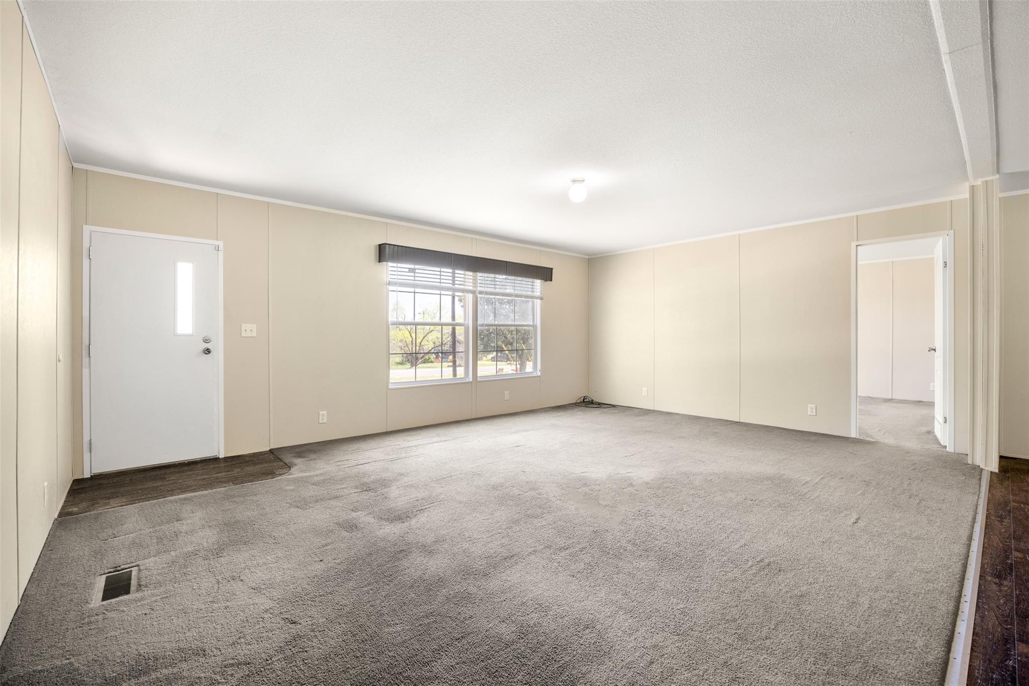 103 Spring View Dr, Johnson City, TX 78636