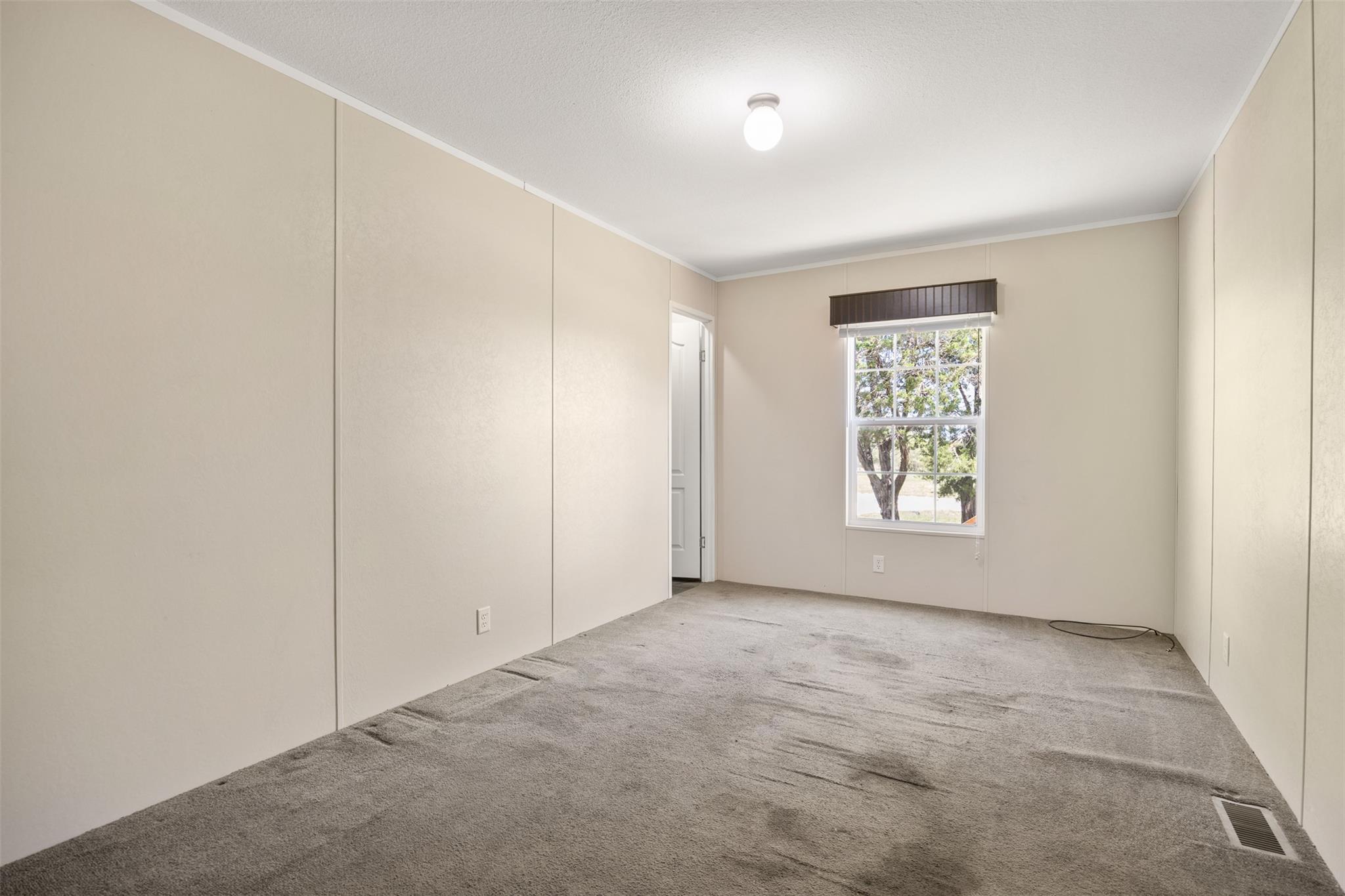 103 Spring View Dr, Johnson City, TX 78636