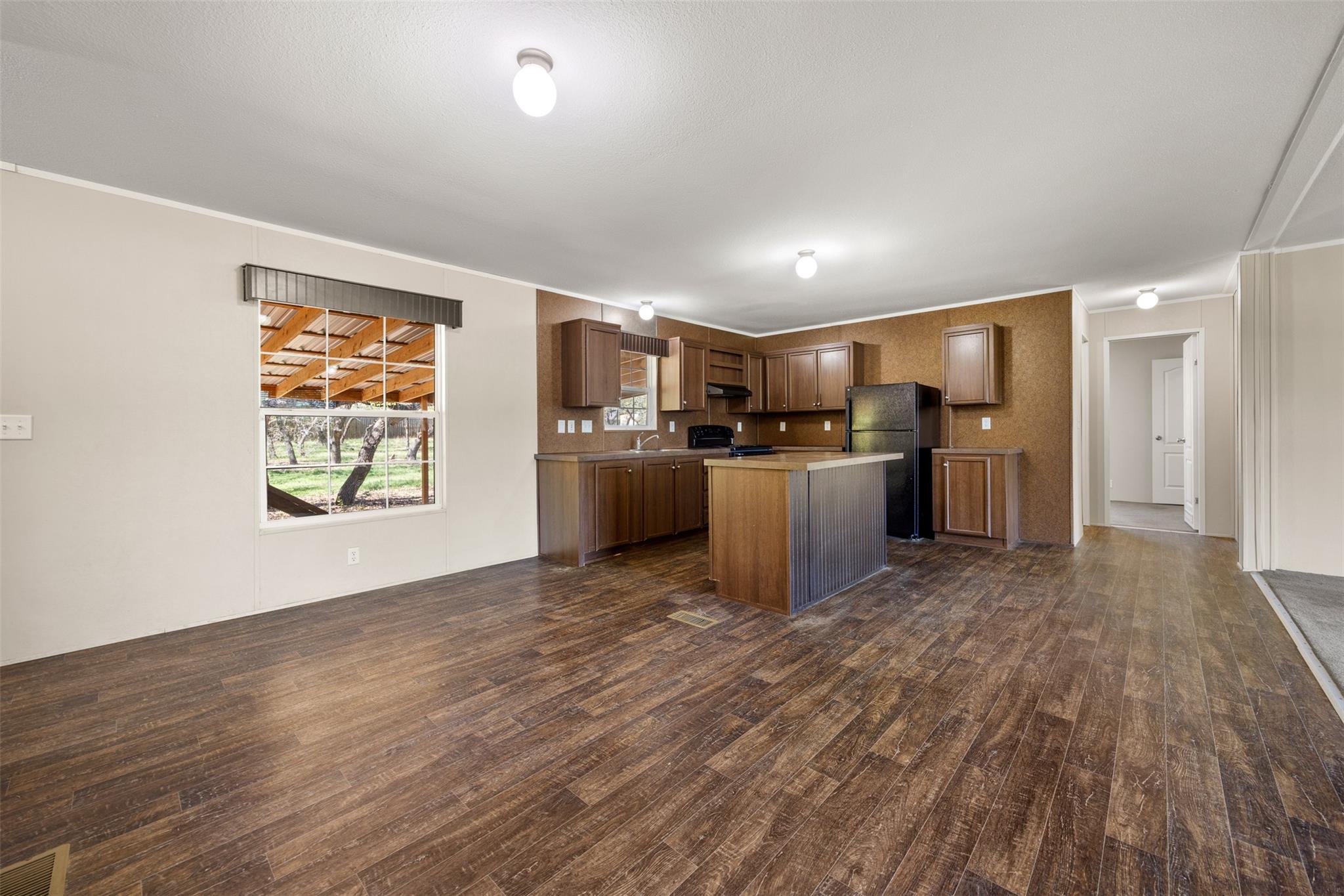 103 Spring View Dr, Johnson City, TX 78636